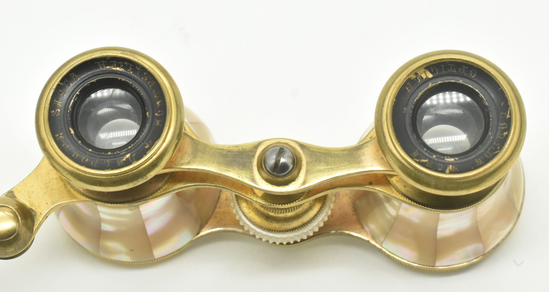 FRENCH 19TH CENTURY PAIR OF MOTHER OF PEARL OPERA GLASSES - Bild 4 aus 7