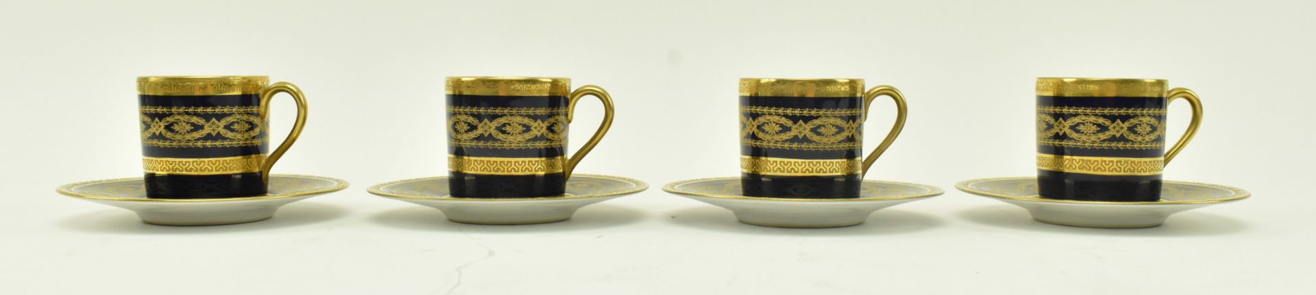 HUTSCHENEREUTHER - EARLY 20TH CENTURY CHINA CUPS & SAUCERS - Bild 3 aus 6