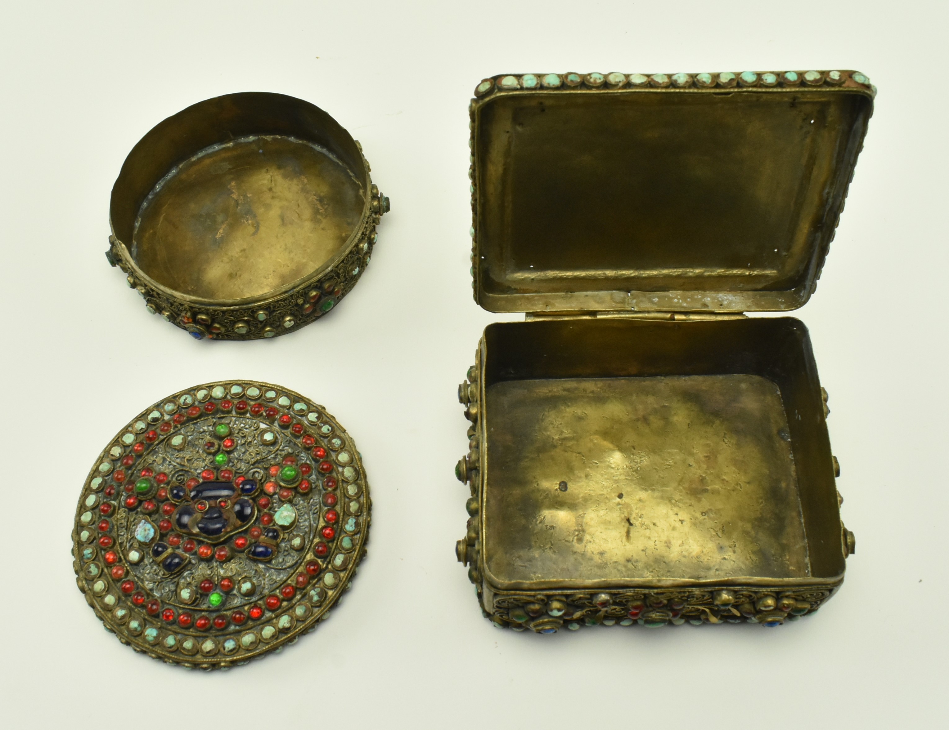 COLLECTION OF TIBETAN TURQUOISE & HARDSTONE ITEMS - Image 8 of 12