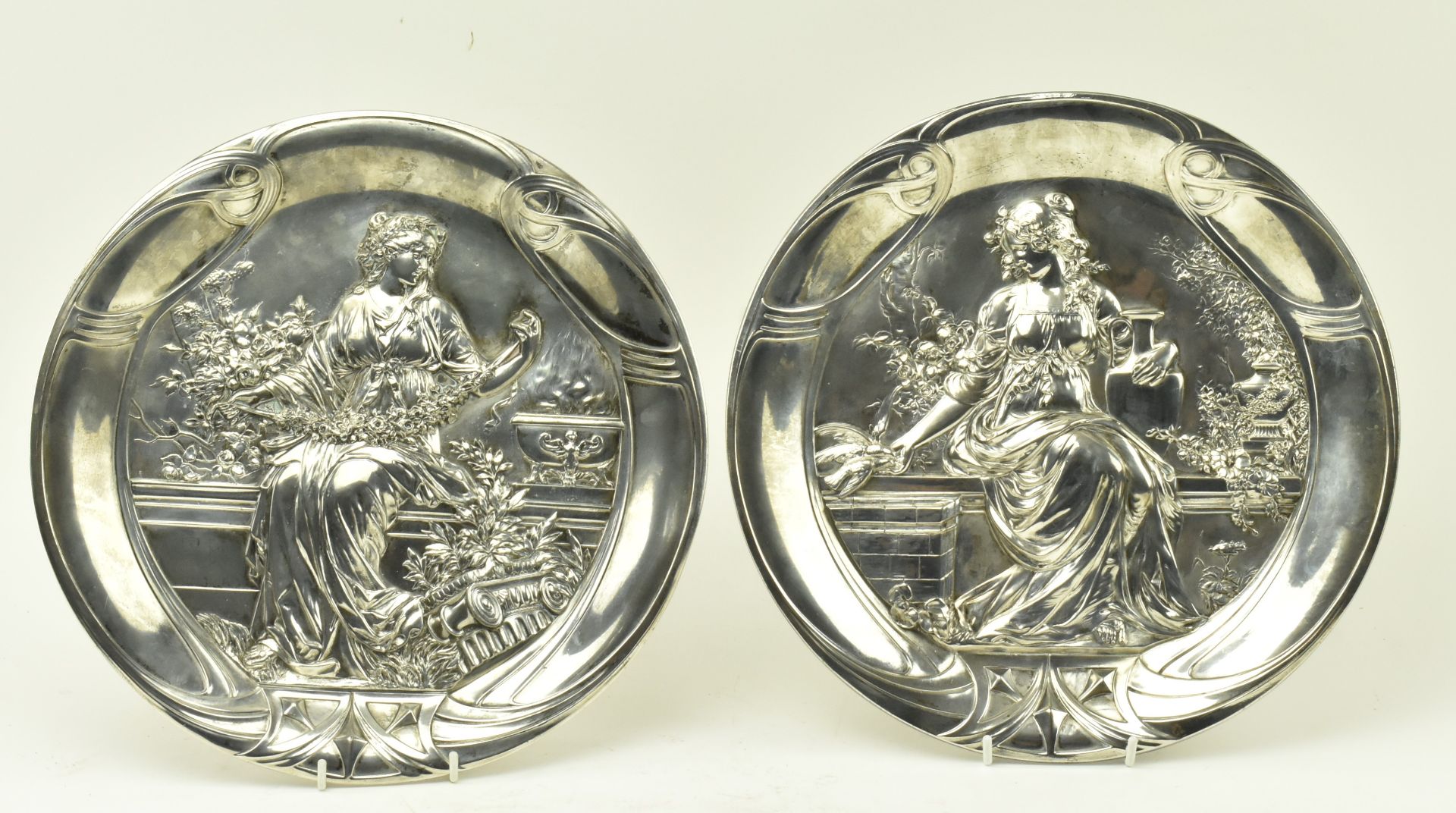 PAIR OF WMF ART NOUVEAU SILVER PLATED ALLEGORICAL CHARGERS - Image 2 of 9