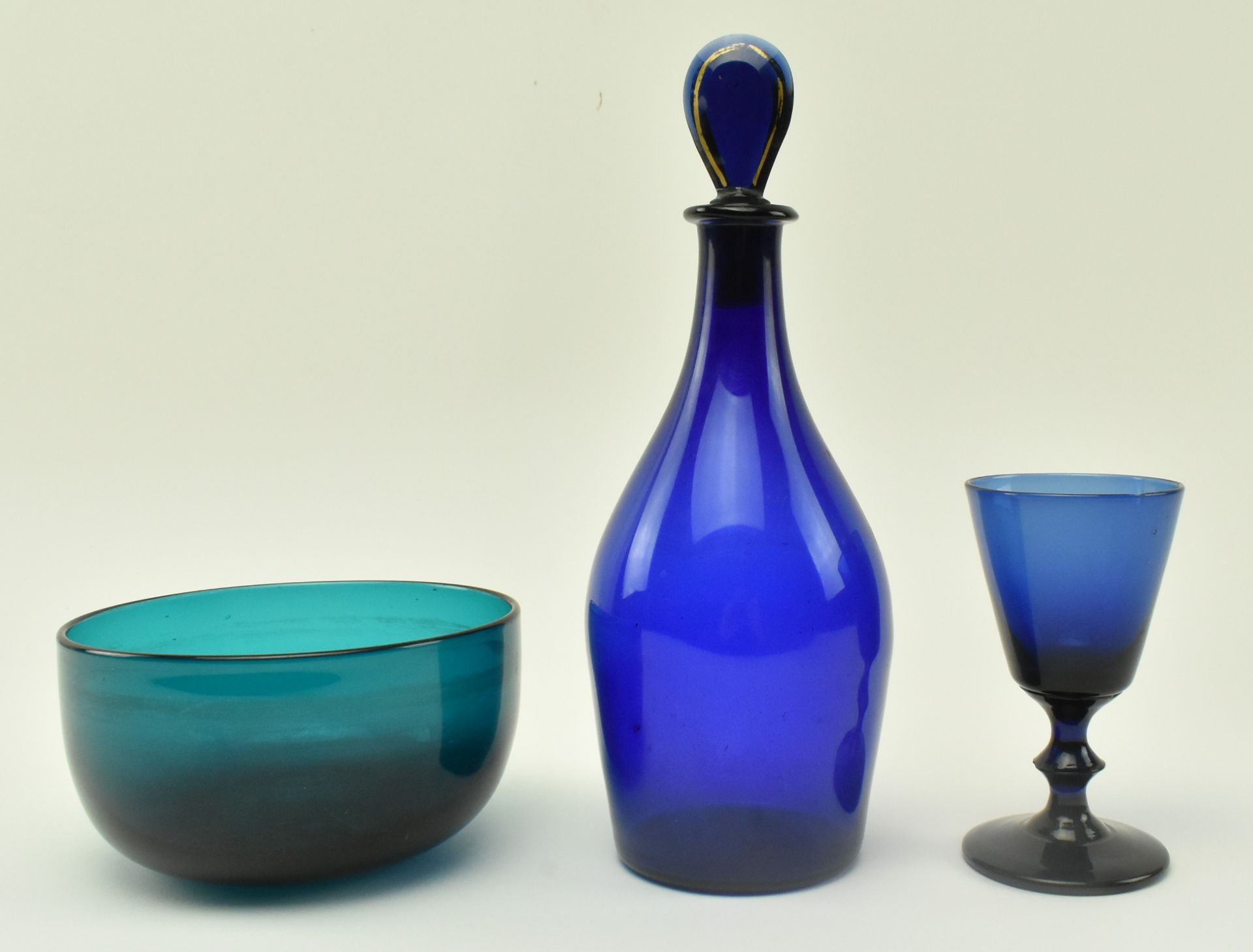 EARLY 19TH CENTURY COLLECTION OF COLOURED GLASS PIECES
