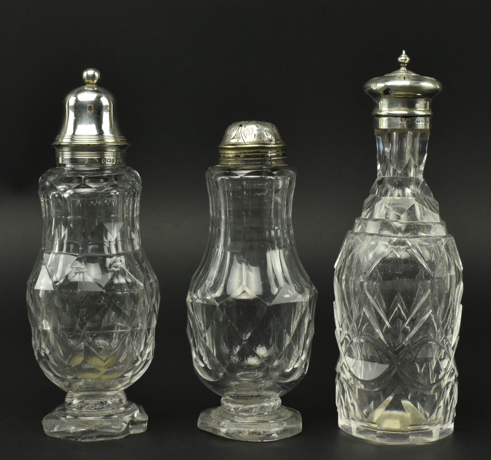 SEVEN 19TH CENTURY SILVER MOUNTED GLASS CRUET BOTTLES - Bild 2 aus 13