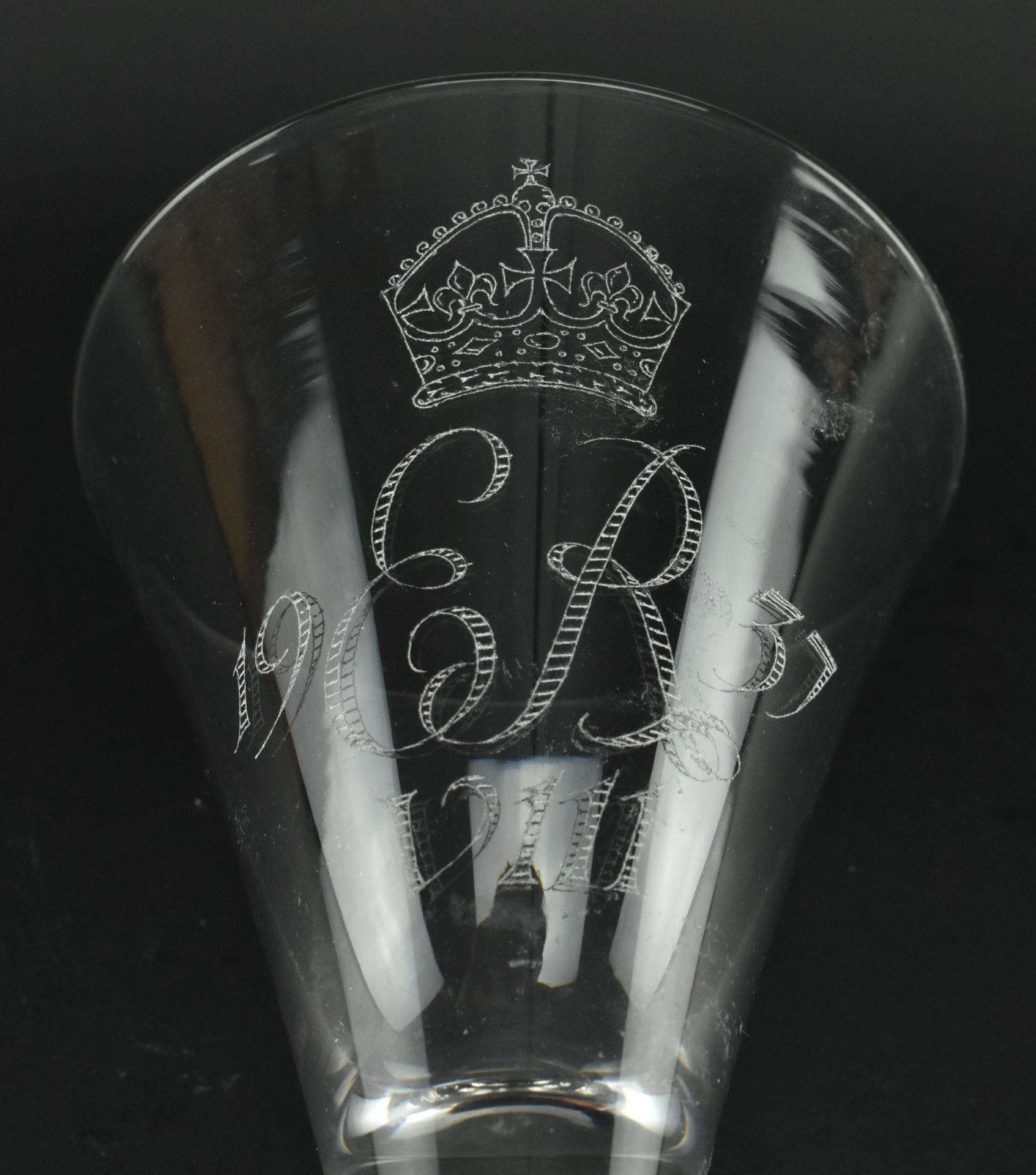 WHITEFRIARS - EARLY 20TH CENTURY HAND ETCHED GOBLET GLASS - Bild 4 aus 7