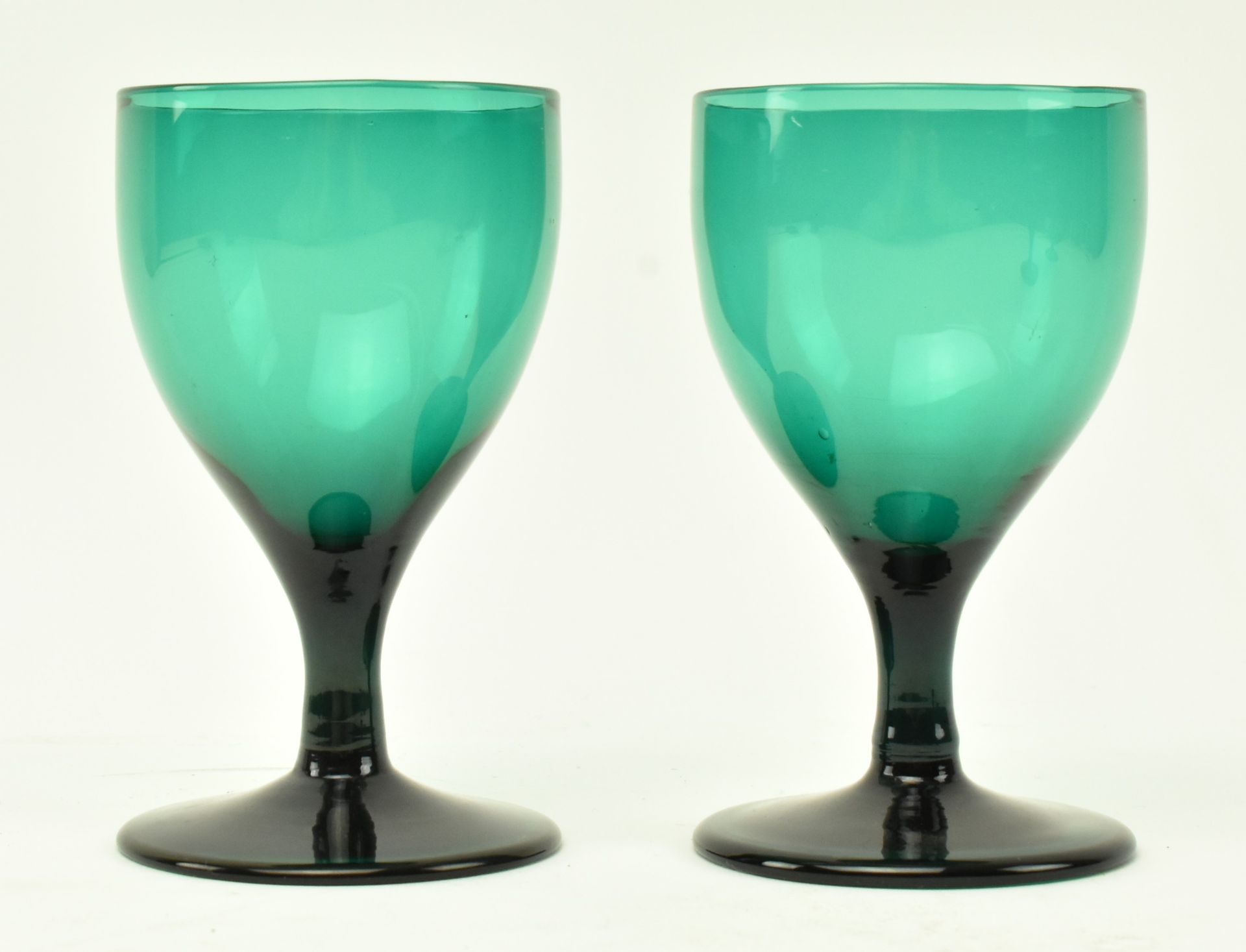FOUR EARLY 19TH CENTURY GREEN WINE GLASSES & TWO BEAKERS - Image 5 of 12