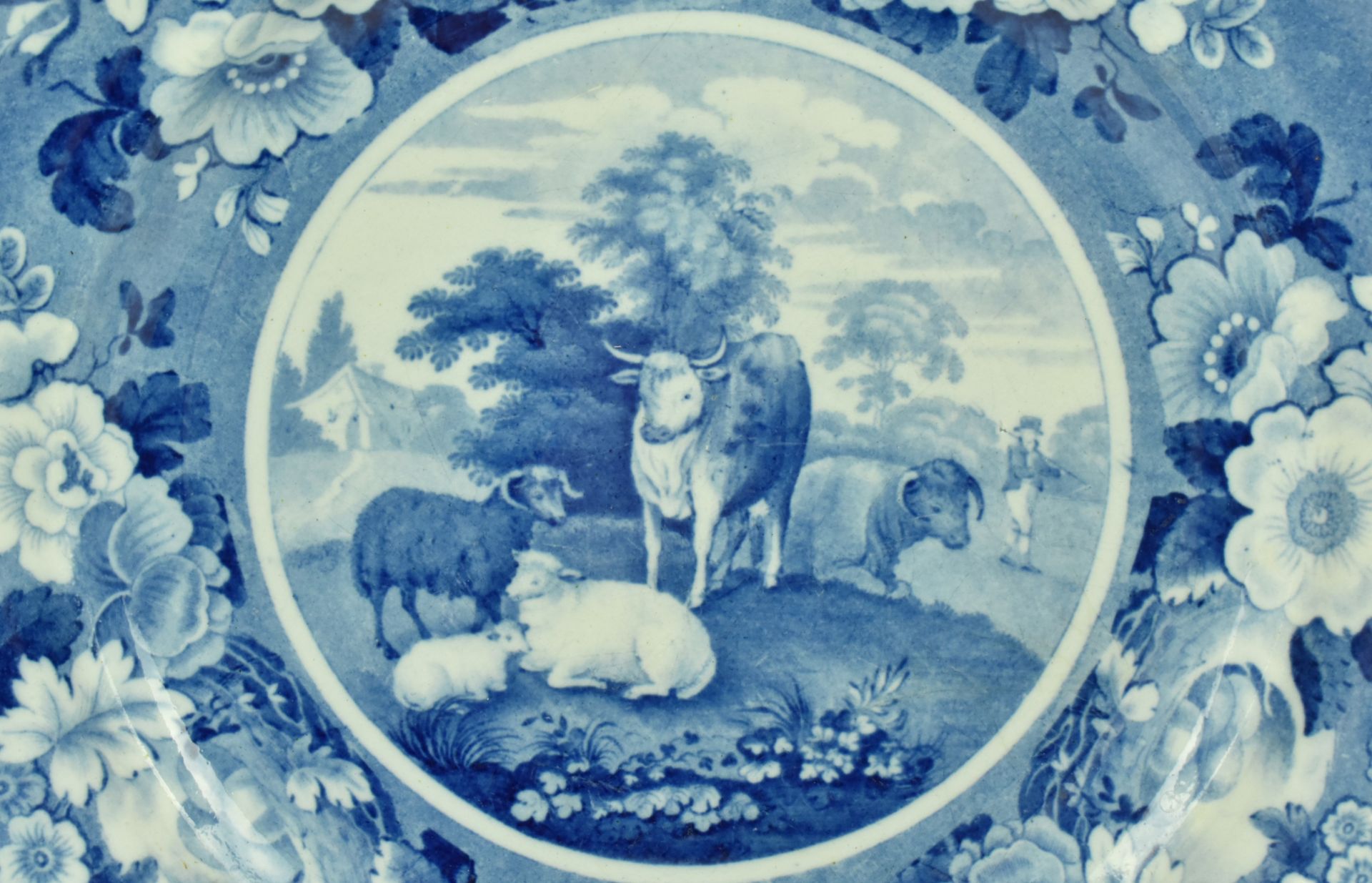 THREE CIRCA 1820S PEARLWARE DOMESTIC CATTLE PLATES - Image 2 of 6