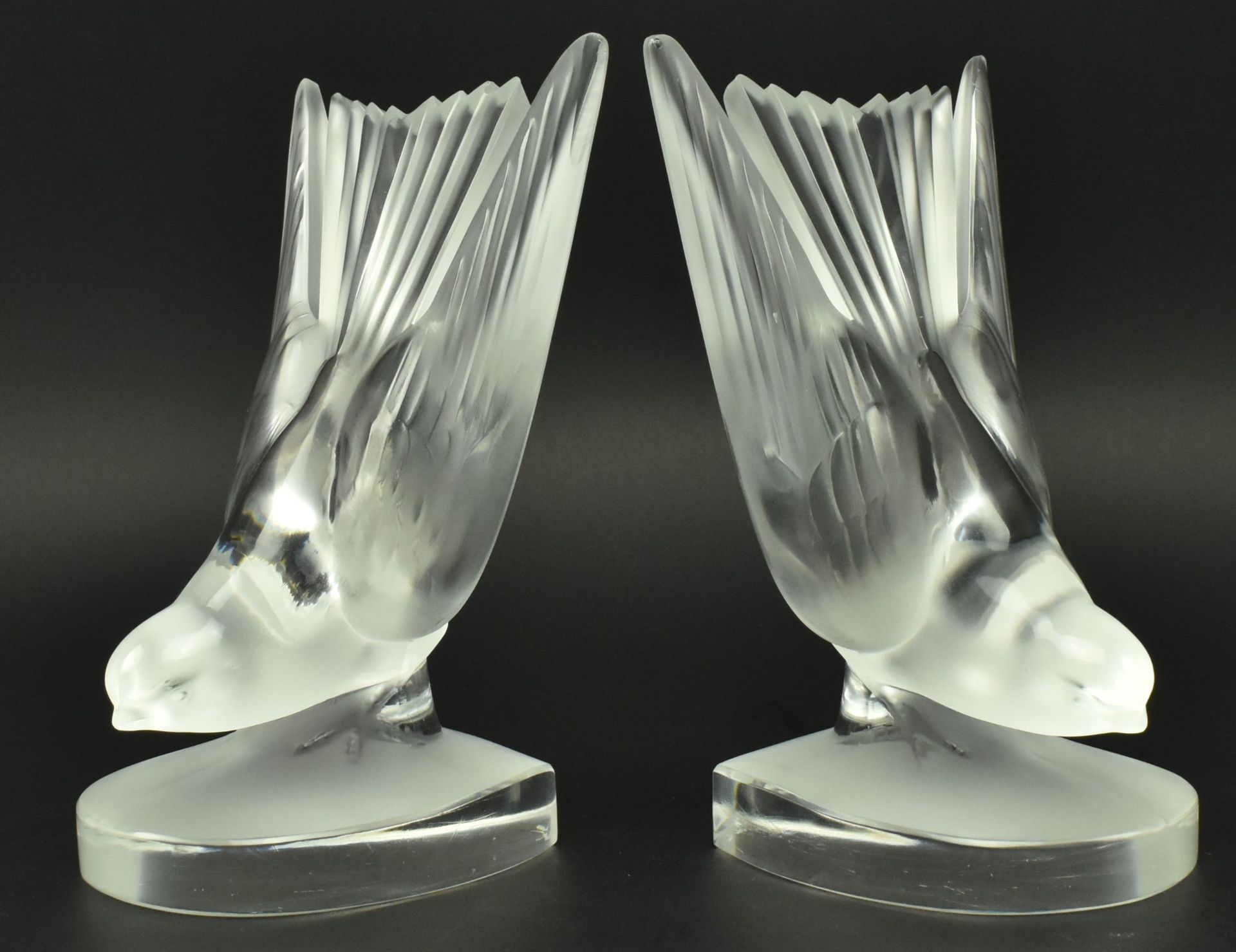 PAIR OF LALIQUE 20TH CENTURY 1970S GLASS HIRONDELLE BOOK ENDS - Image 4 of 6