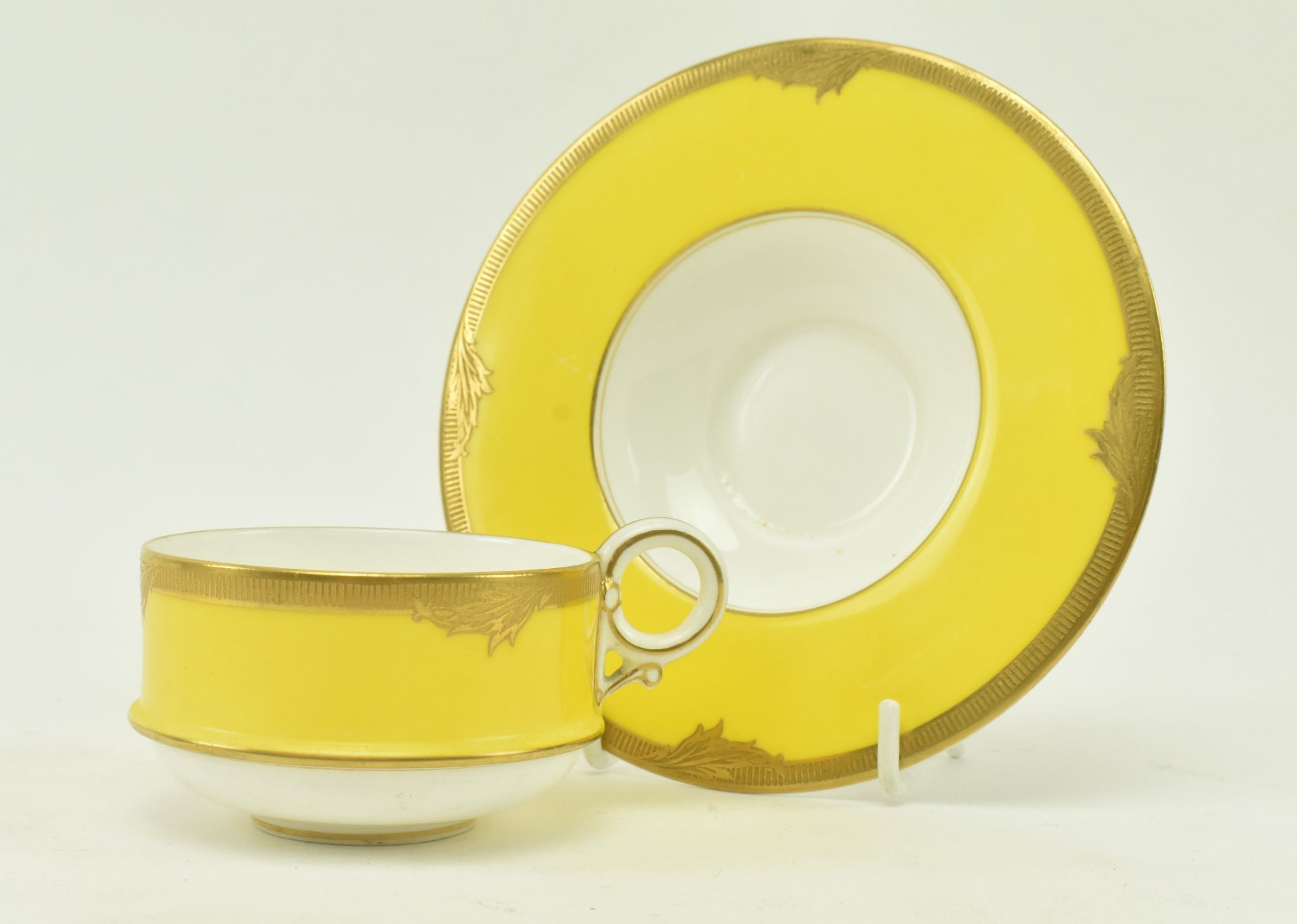 EARLY 20TH CENTURY ROYAL WORCESTER YELLOW TEACUP & SAUCER - Image 3 of 7