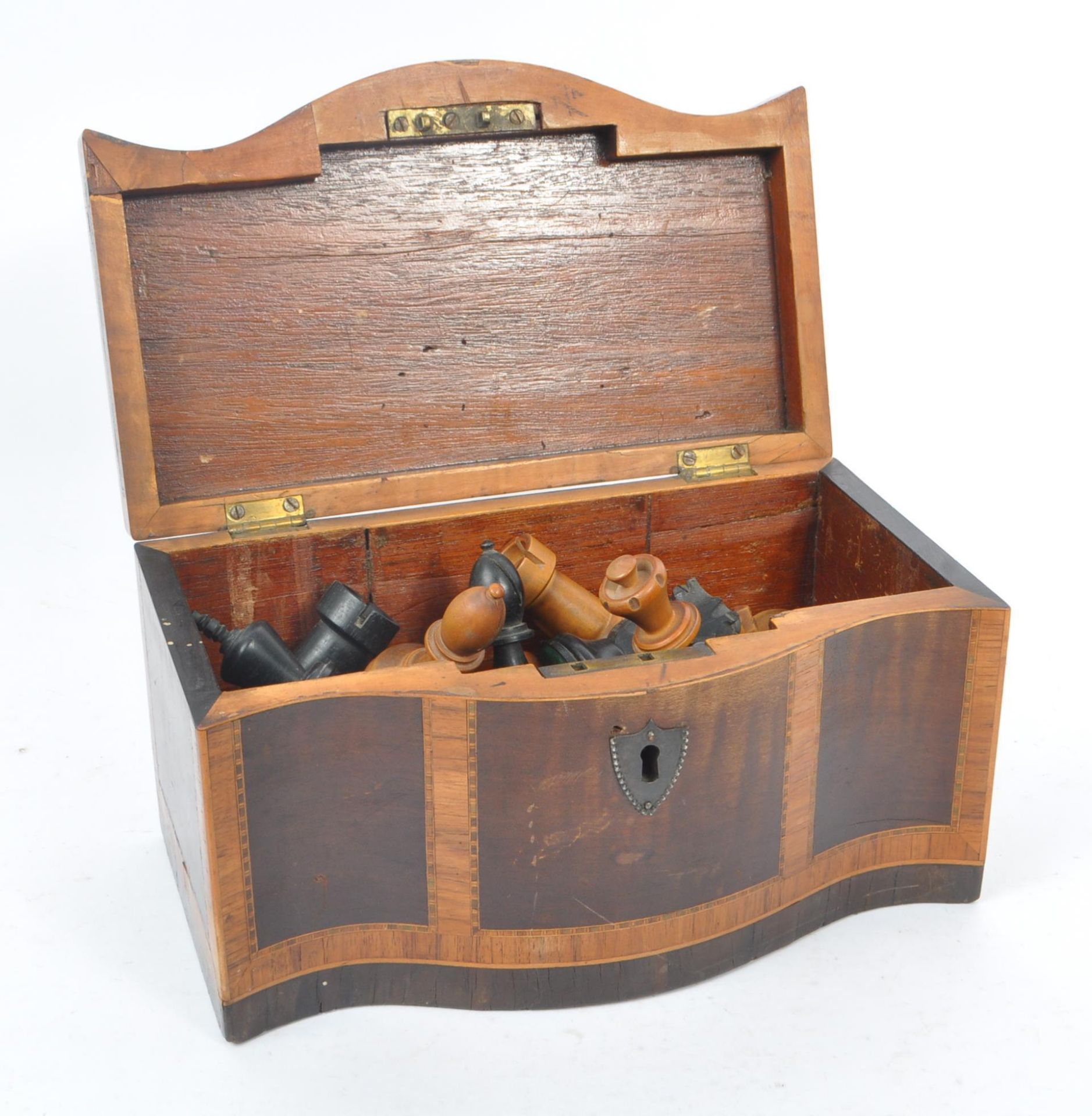 GEORGE III WEIGHTED CHESS PIECES INLAID BOX - Image 8 of 8