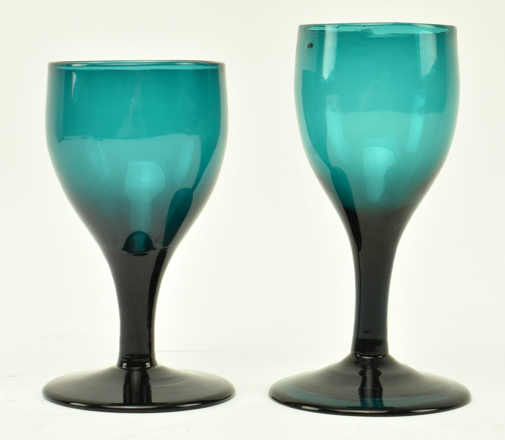 FOUR EARLY 19TH CENTURY GREEN WINE GLASSES & TWO BEAKERS - Image 8 of 12