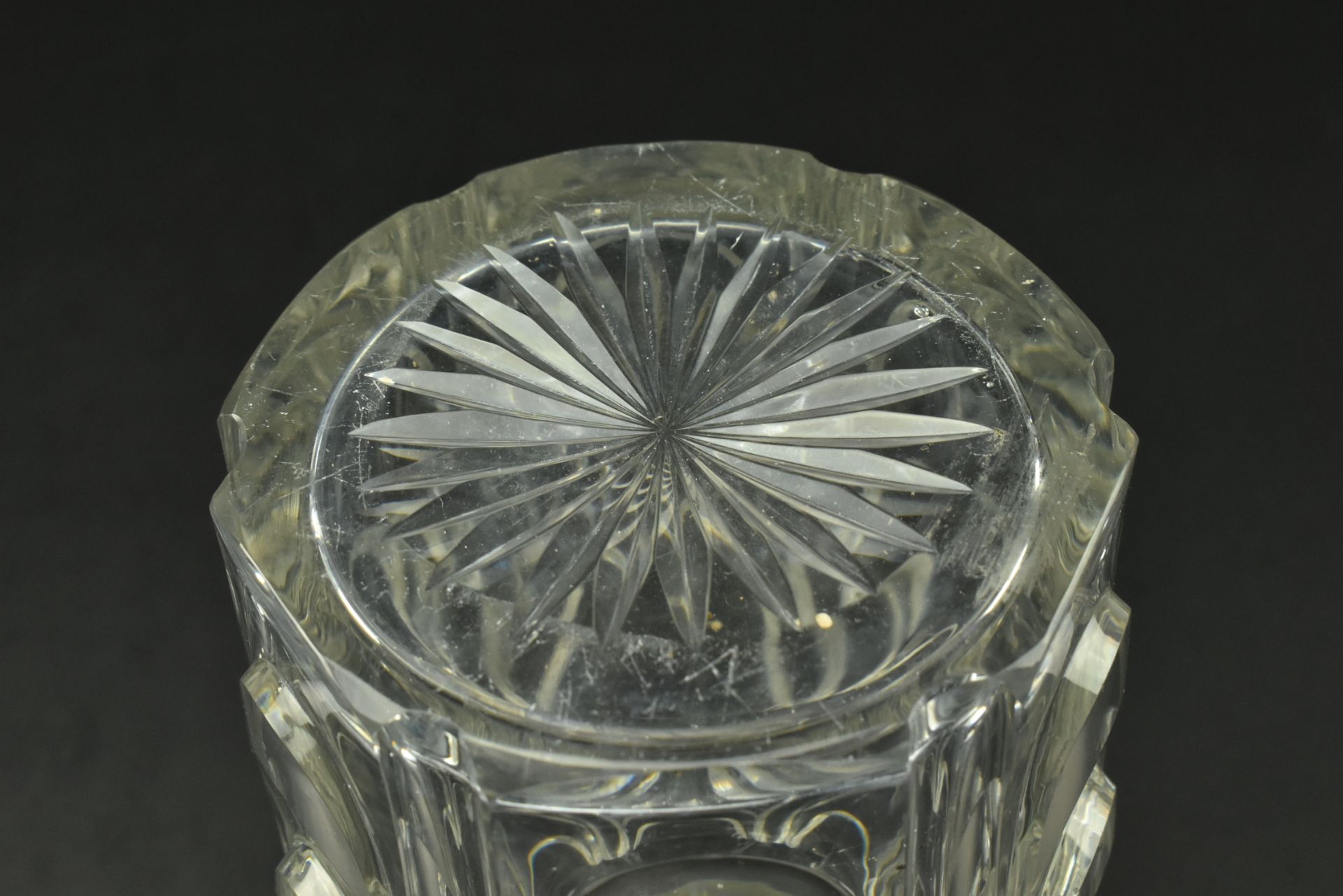 EARLY 19TH CENTURY HEAVY GLASS DECANTER, HOLLOW STOPPER - Image 8 of 8