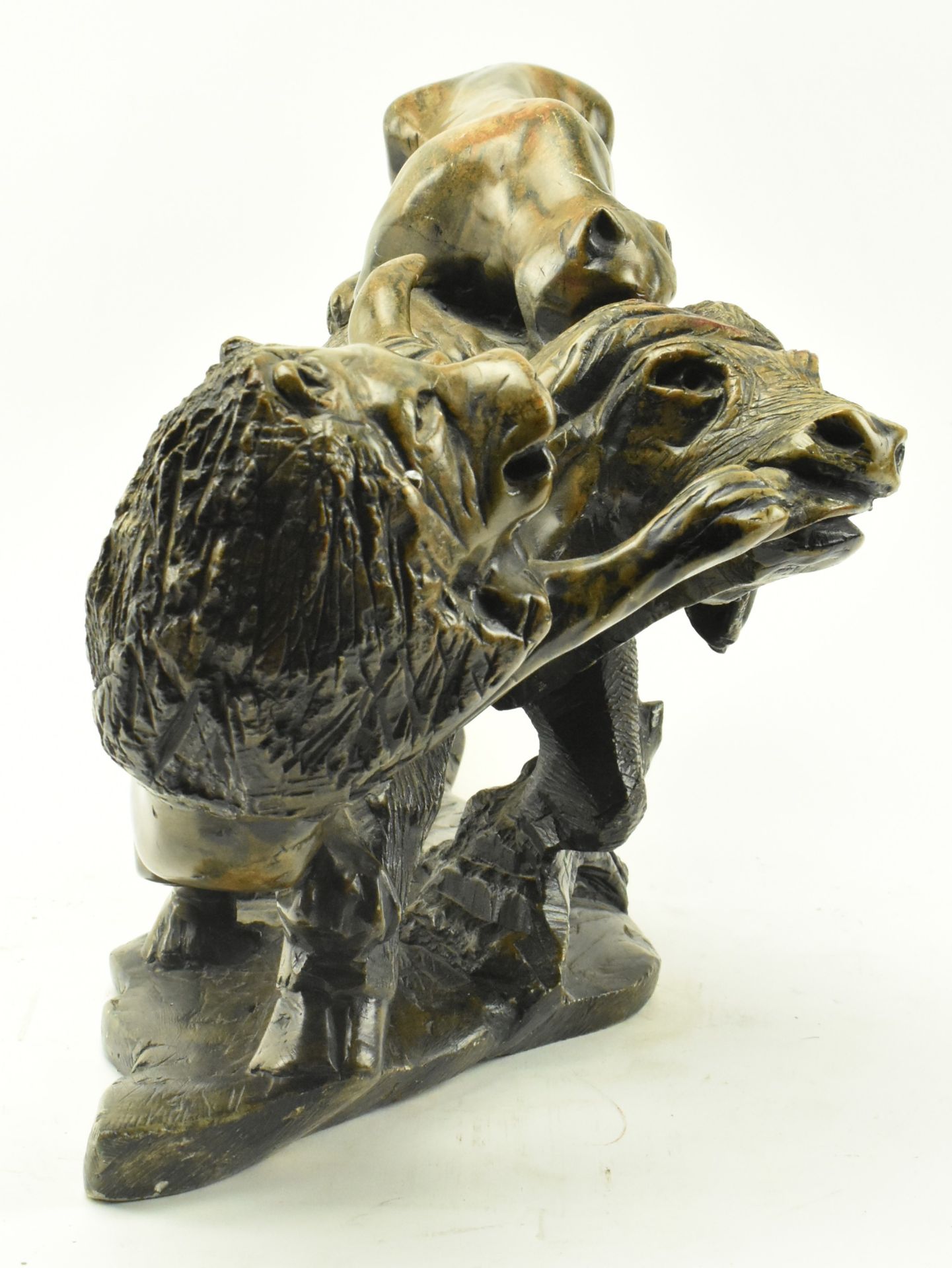 SOUTH AFRICAN CARVED SOAPSTONE LIONS SLAYING BUFFALO STATUE - Image 4 of 6