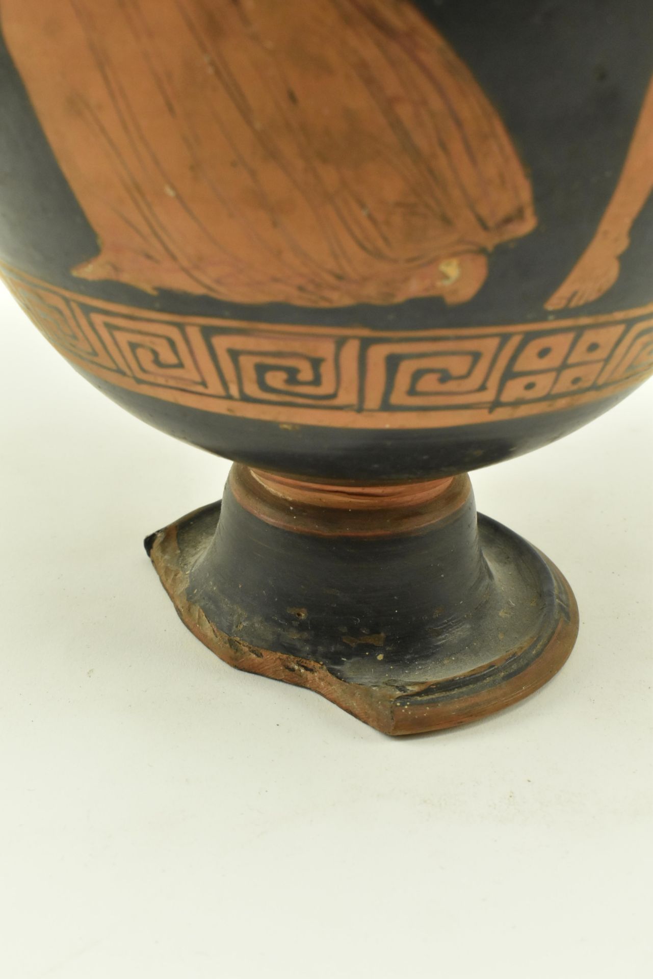 AFTER APULIAN (GREEK) - HAND PAINTED TERRACOTTA HYDRIA VASE - Image 3 of 9