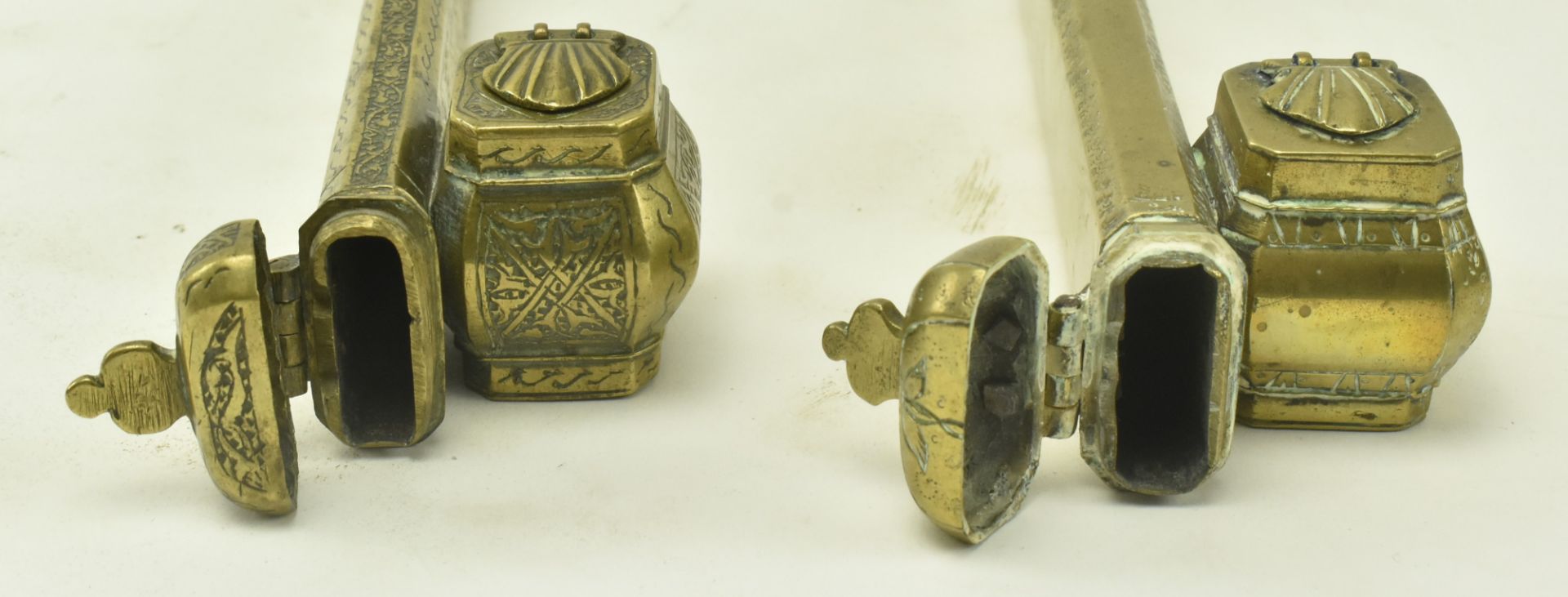 TWO OTTOMAN LATE 19TH CENTURY BRASS PEN & INK QALAMDAN DIVIT - Bild 5 aus 7