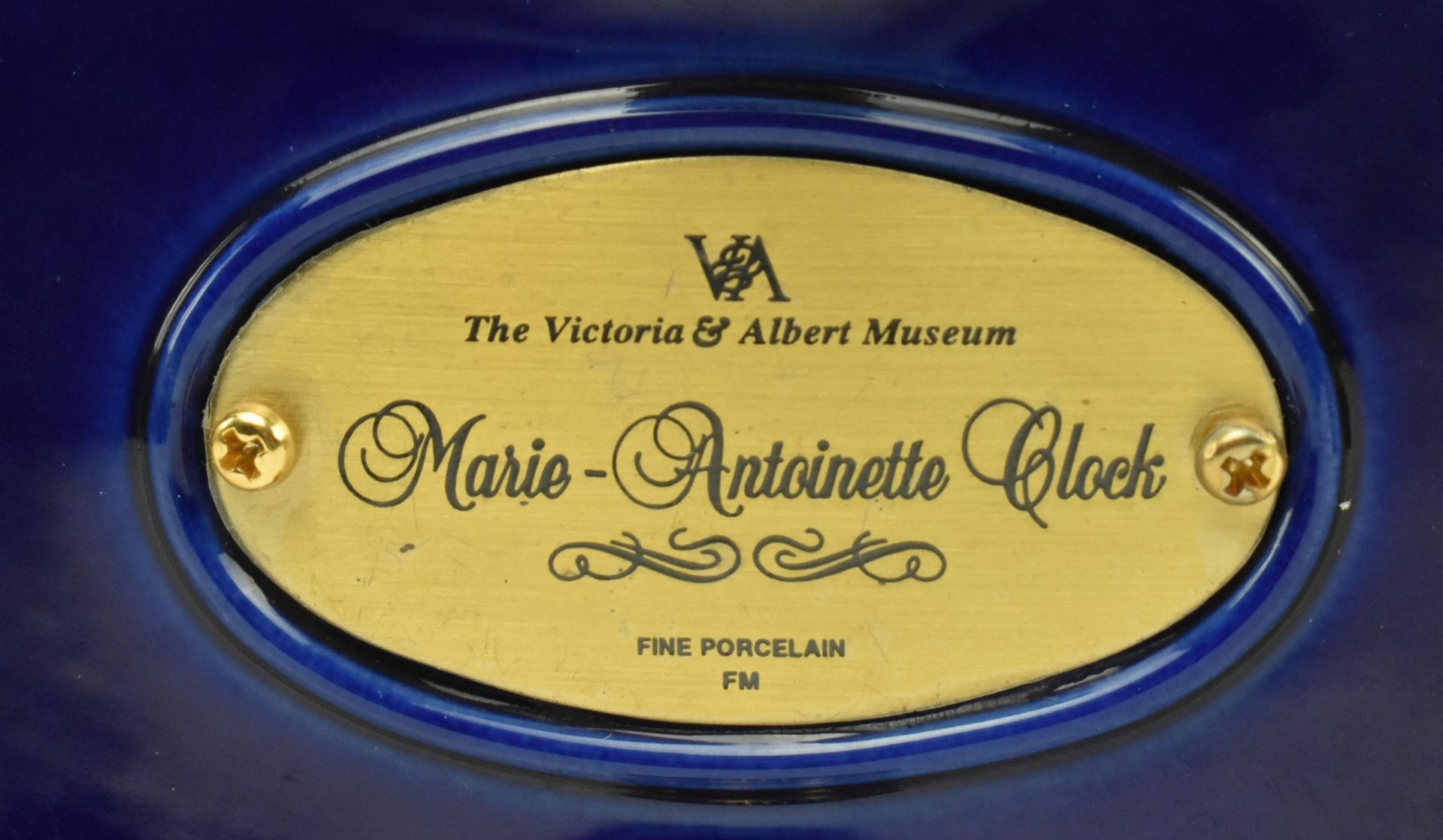 VICTORIA & ALBERT MUSEUM - MARIE ANTOINETTE CHINA MANTLE CLOCK - Image 7 of 11
