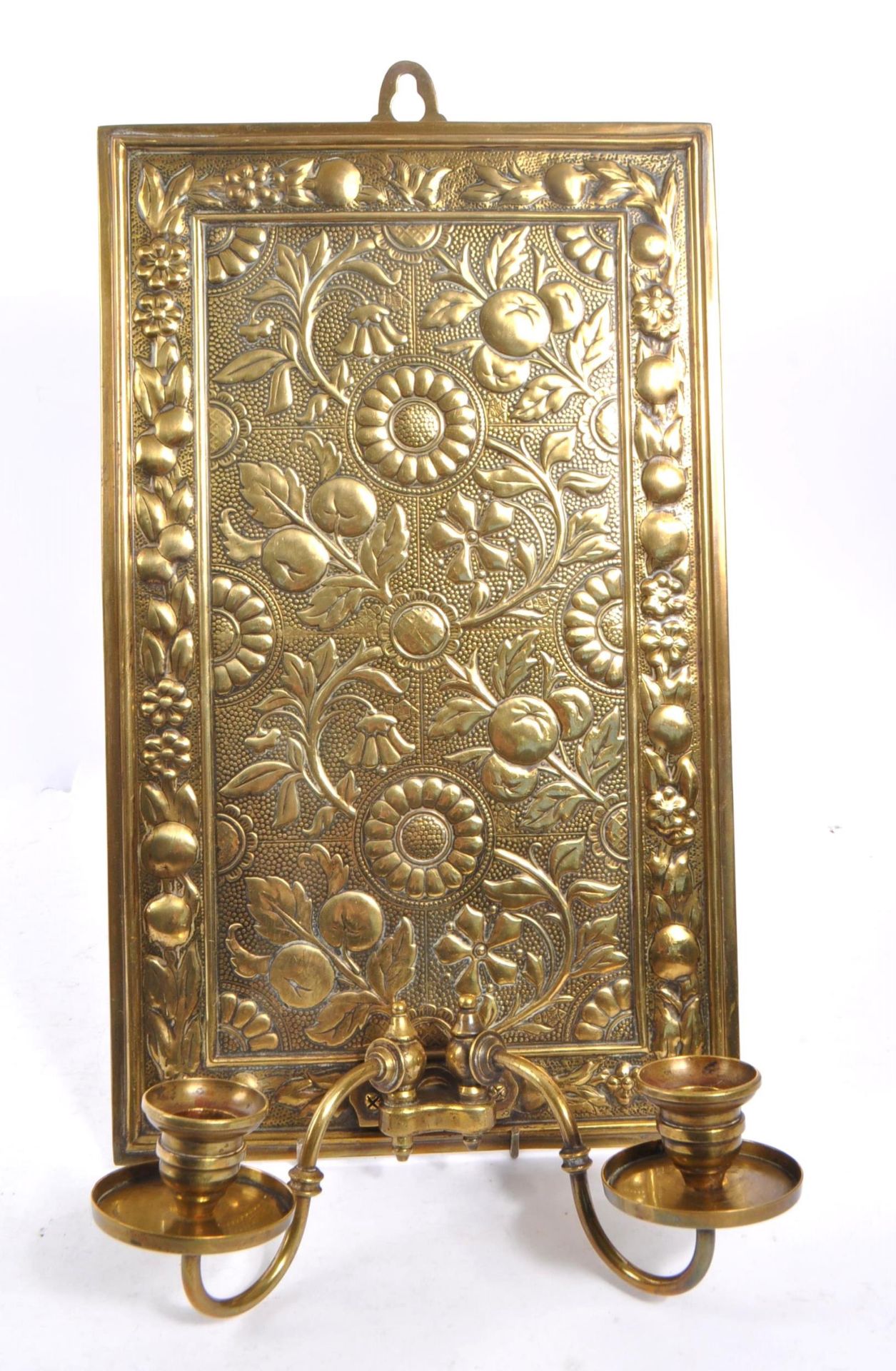 ARTS & CRAFTS AESTHETIC BRASS WALL SCONCE