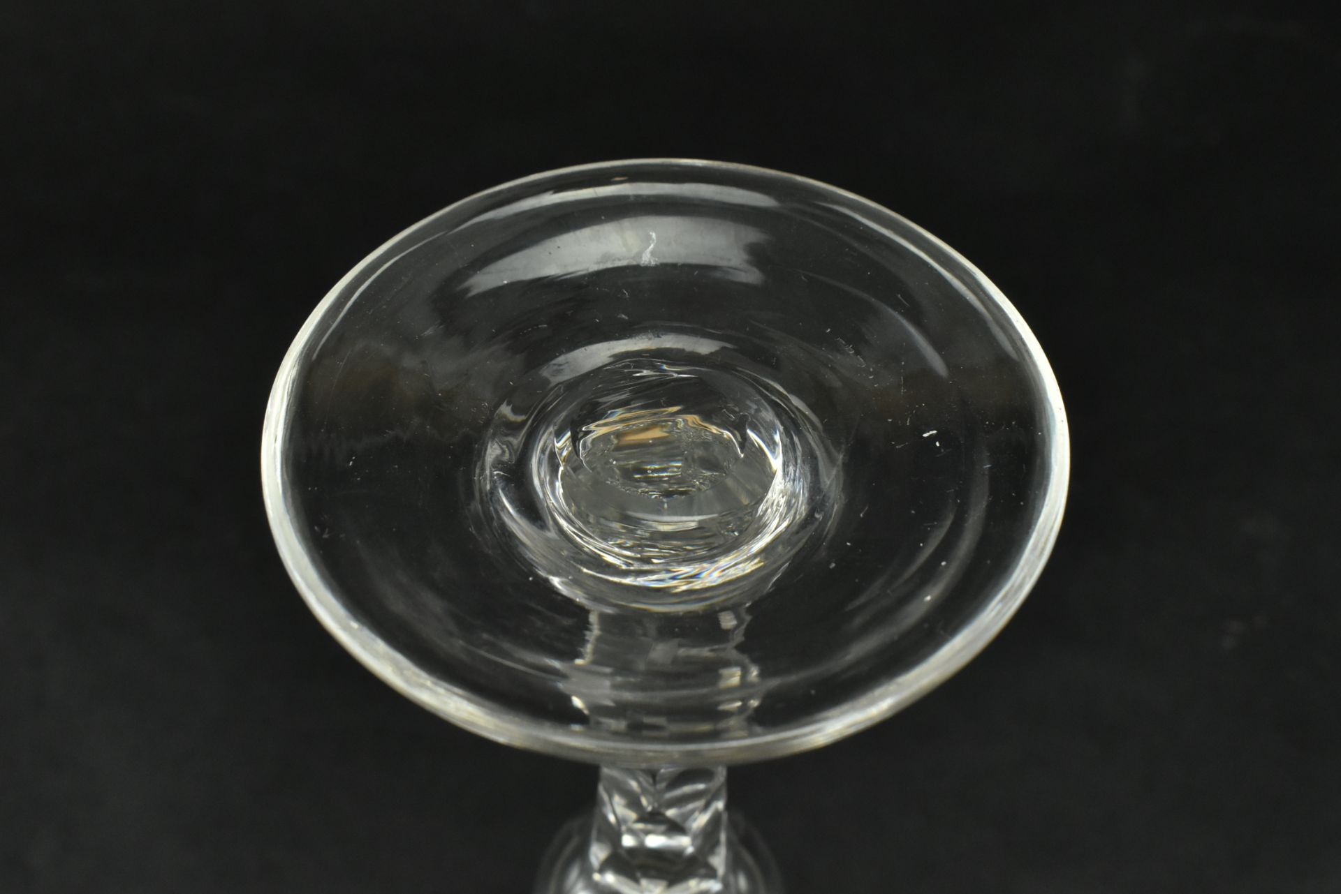 GEORGE III LATE 18TH CENTURY FACETED STEM ALE GLASS - Image 6 of 6