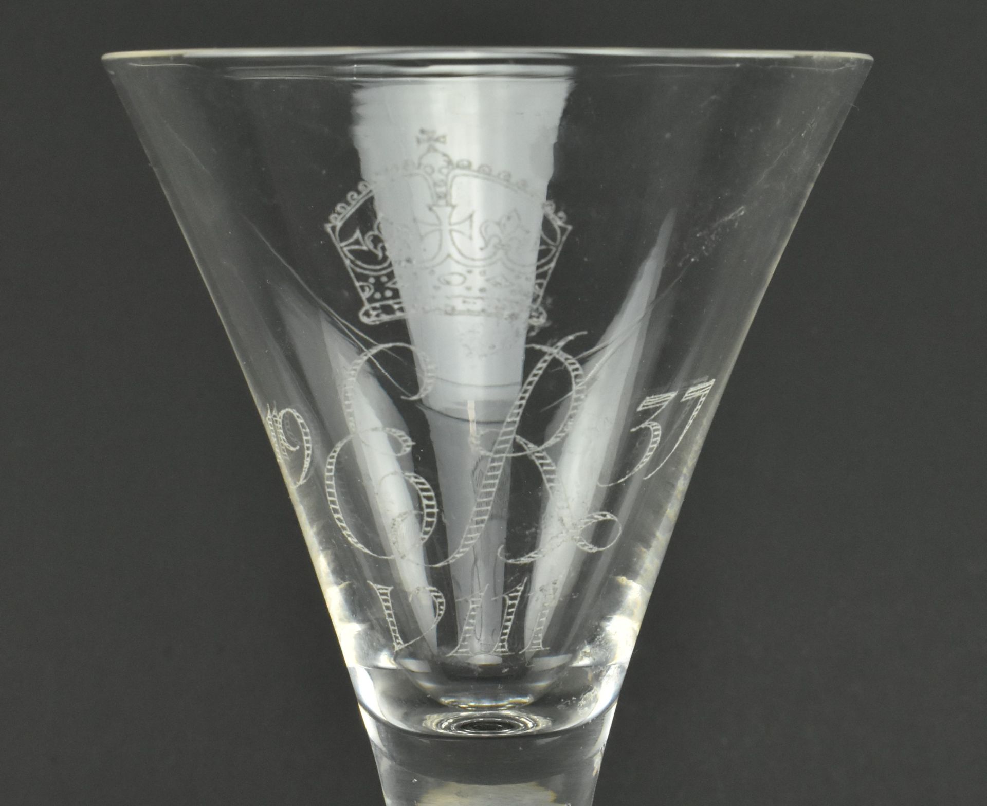 WHITEFRIARS - EARLY 20TH CENTURY HAND ETCHED GOBLET GLASS - Bild 3 aus 7