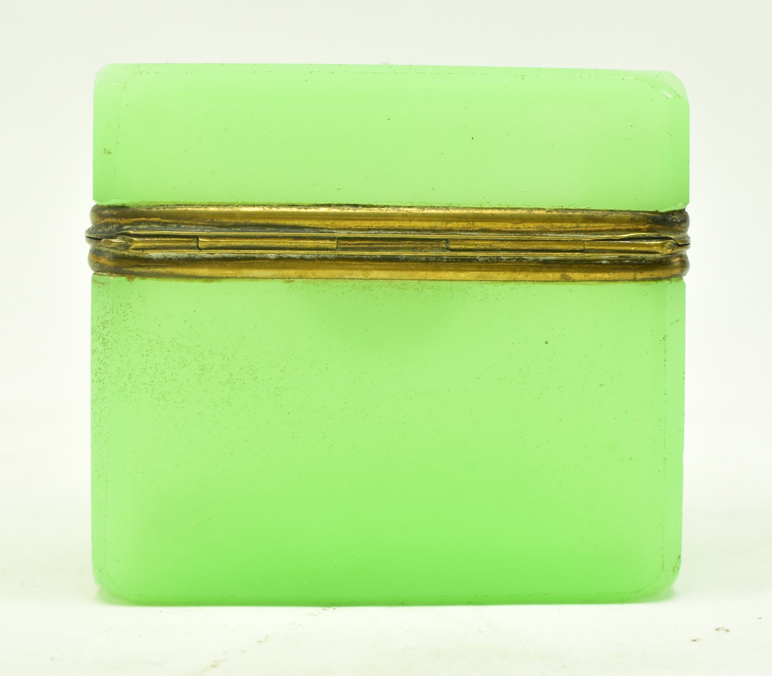 FRENCH MID 19TH CENTURY OPALINE GREEN URANIUM GLASS BOX - Image 3 of 4