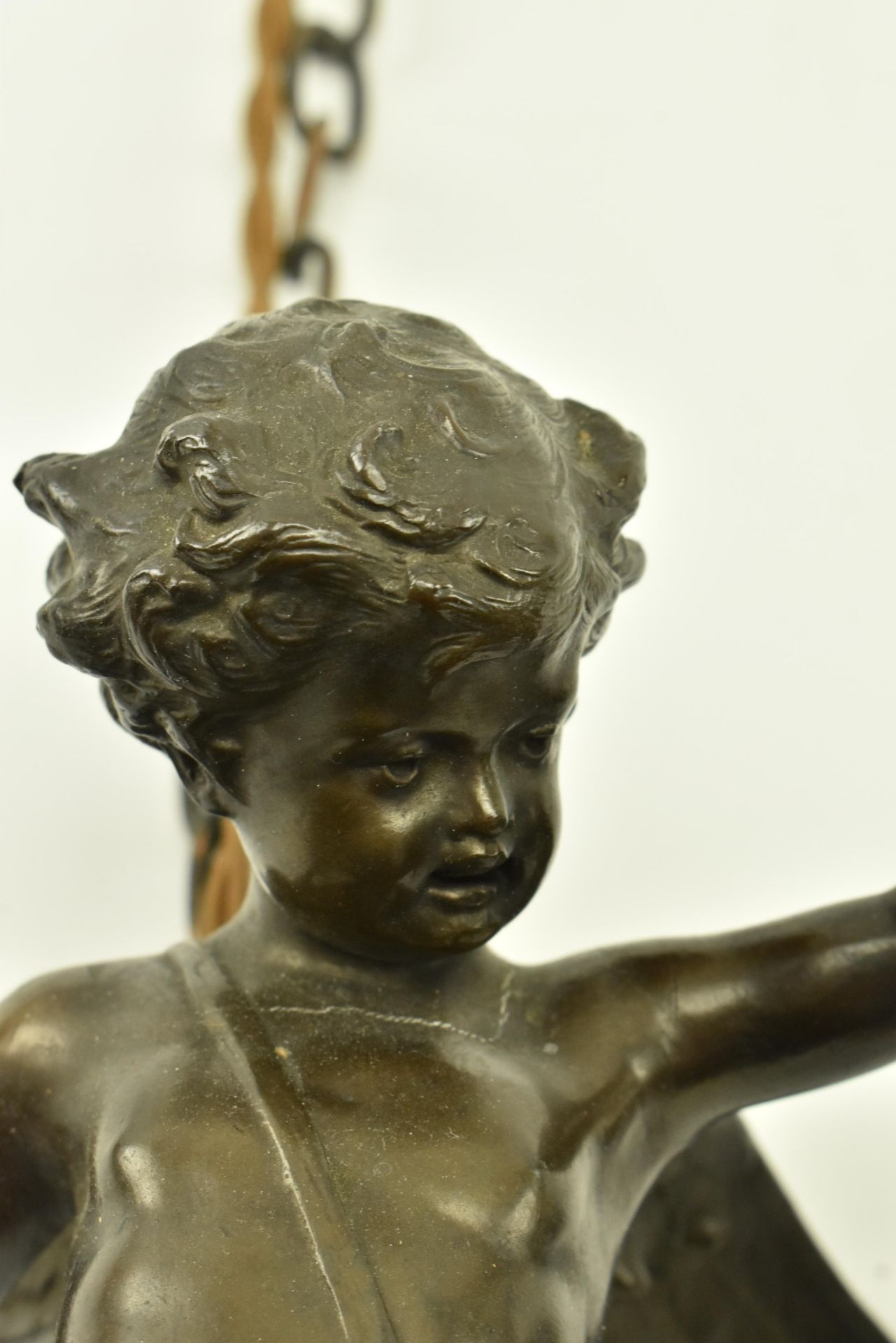 PAIR OF FRENCH CIRCA 1900 BRONZE CHERUBS WALL SCONCES - Bild 2 aus 6