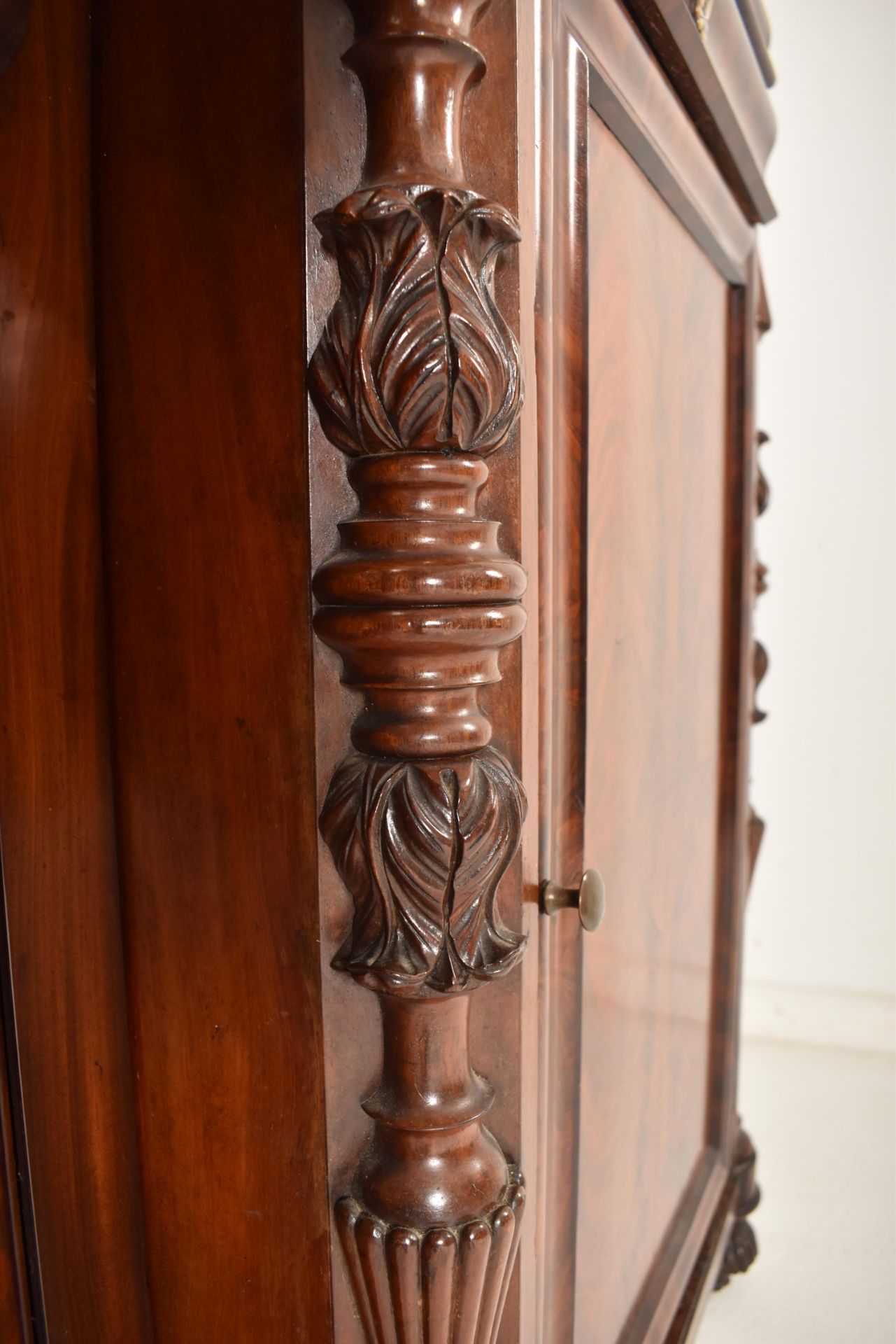19TH CENTURY VICTORIAN INVERTED BREAKFRONT SIDEBOARD - Image 9 of 12