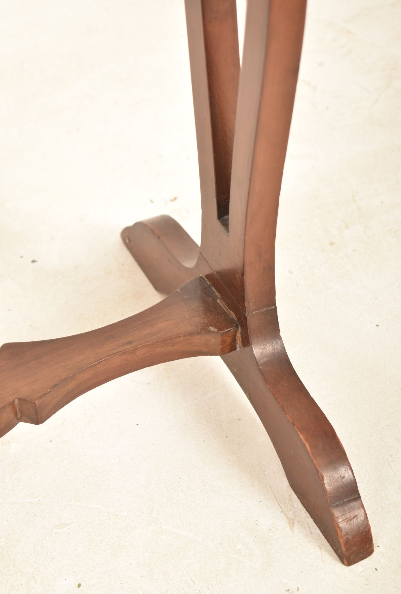 19TH CENTURY FRENCH MAHOGANY KIDNEY SIDE TABLE - Image 4 of 5