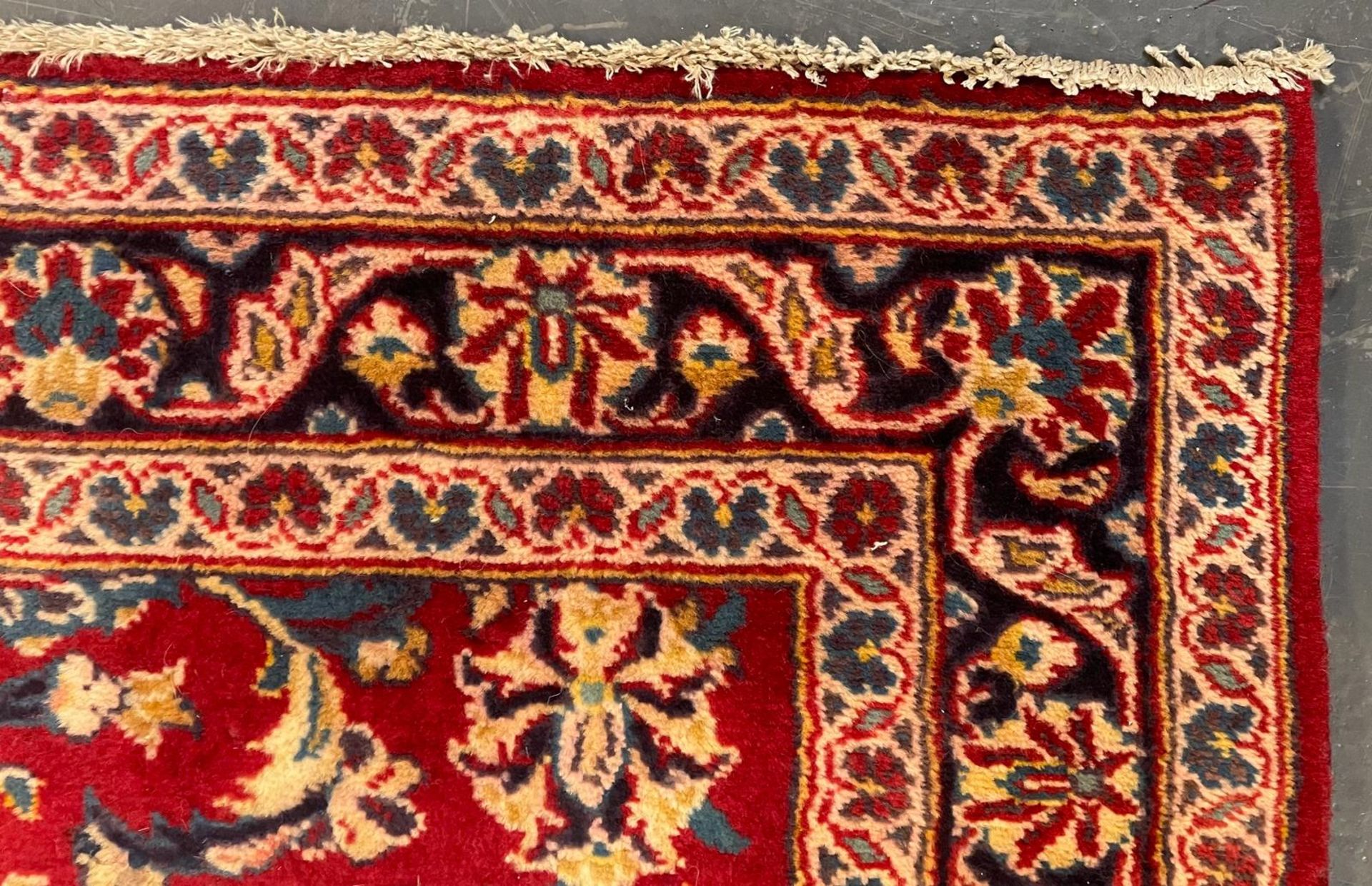 LARGE EARLY 20TH CENTURY CENTRAL PERSIAN KASHAN RUNNER RUG - Image 2 of 5