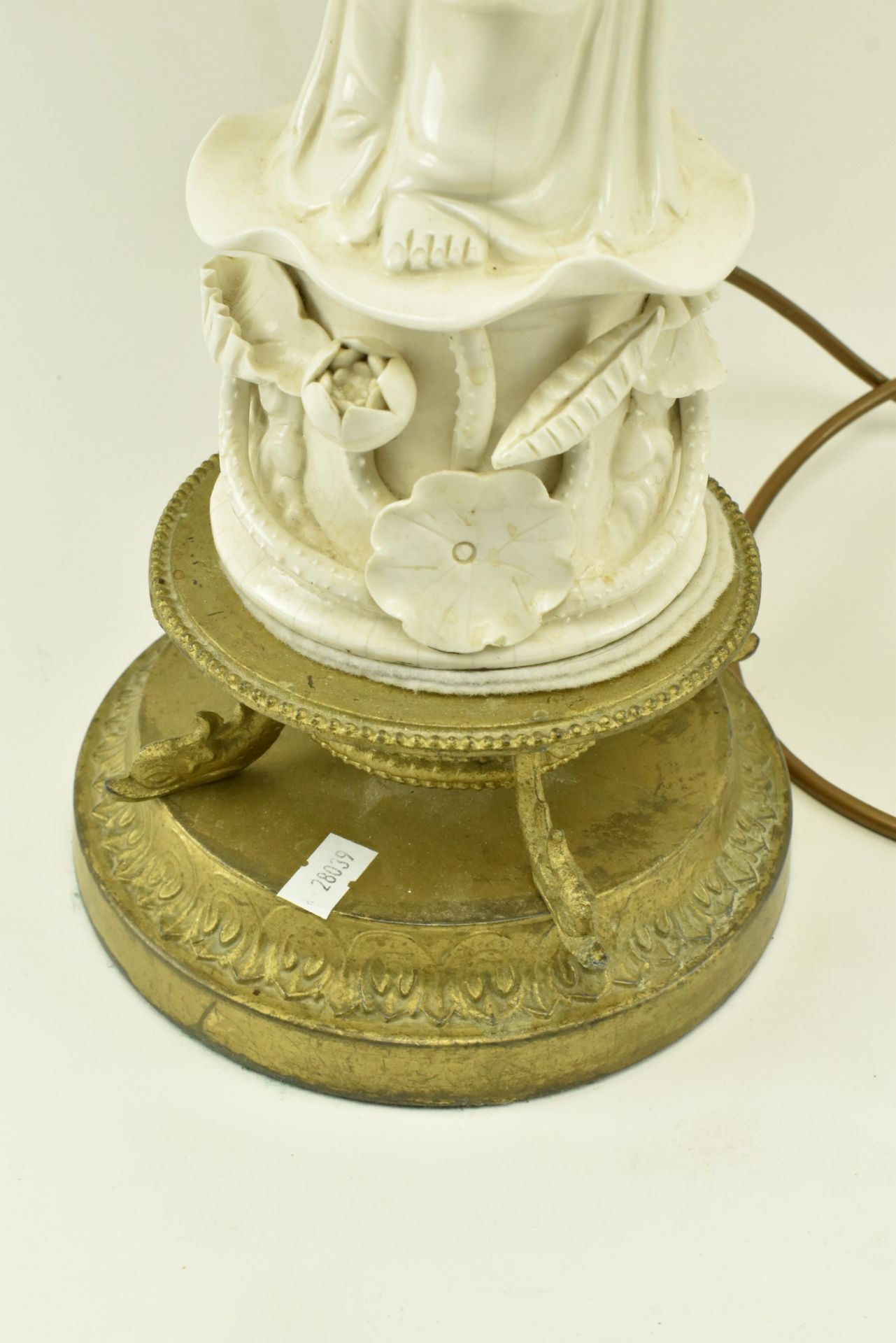 PAIR OF CHINESE REPUBLIC PERIOD BLANC DE CHINE GUANYIN LAMPS - Image 4 of 9