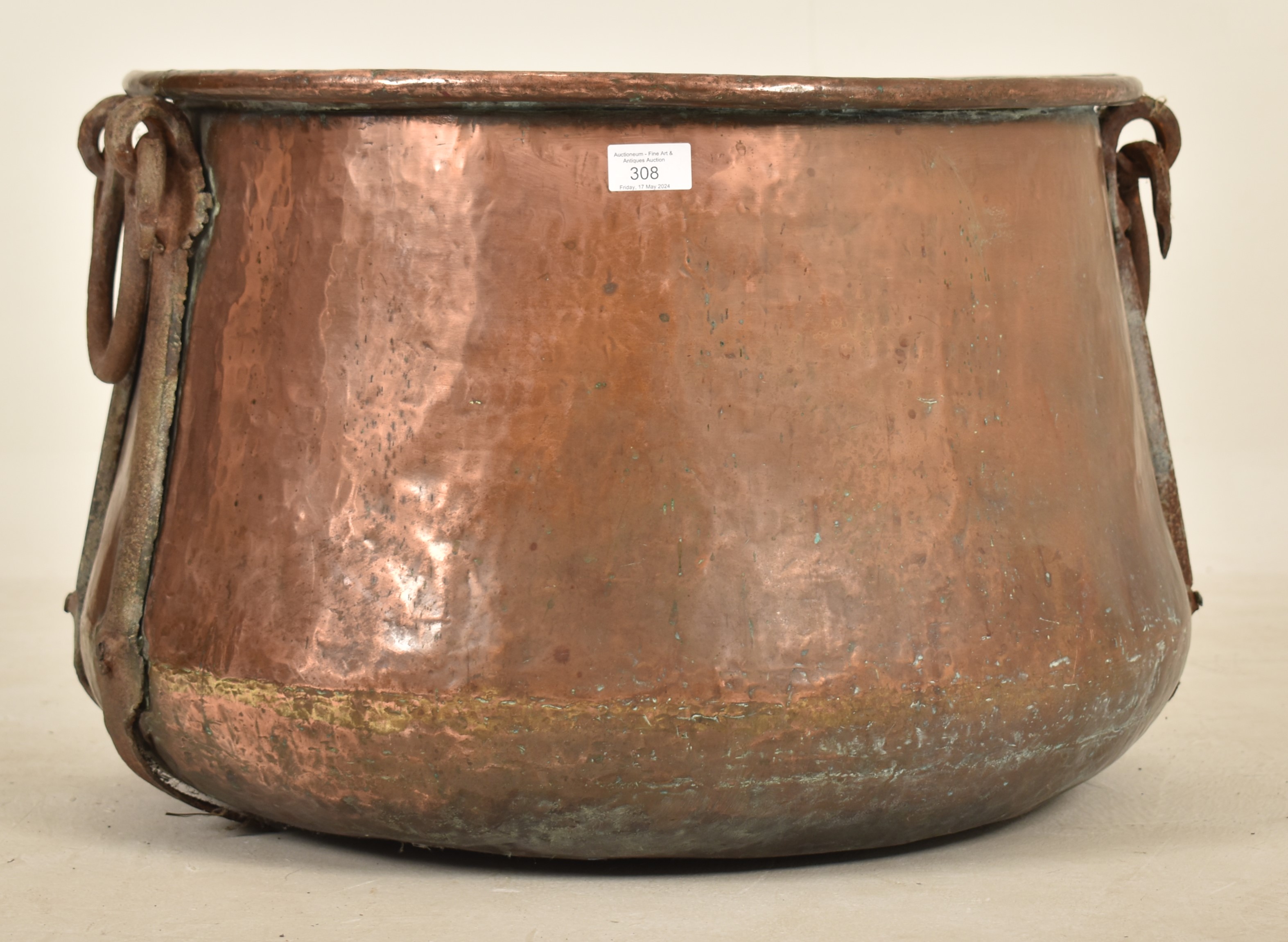 LARGE 19TH CENTURY VICTORIAN COPPER CAULDRON POT