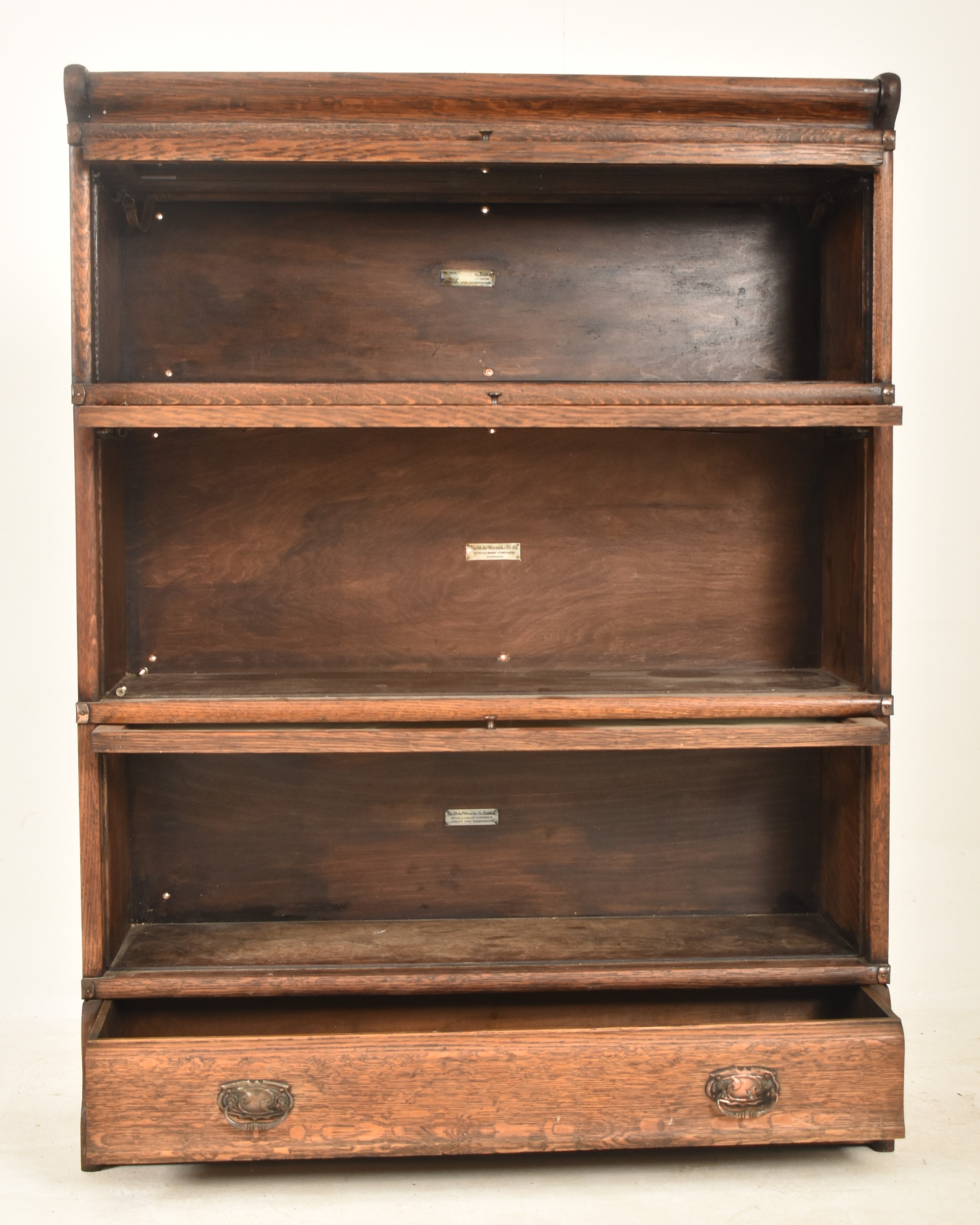 GLOBE WERNICKE - OAK THREE SECTIONS STACKING BOOKCASE - Image 3 of 5