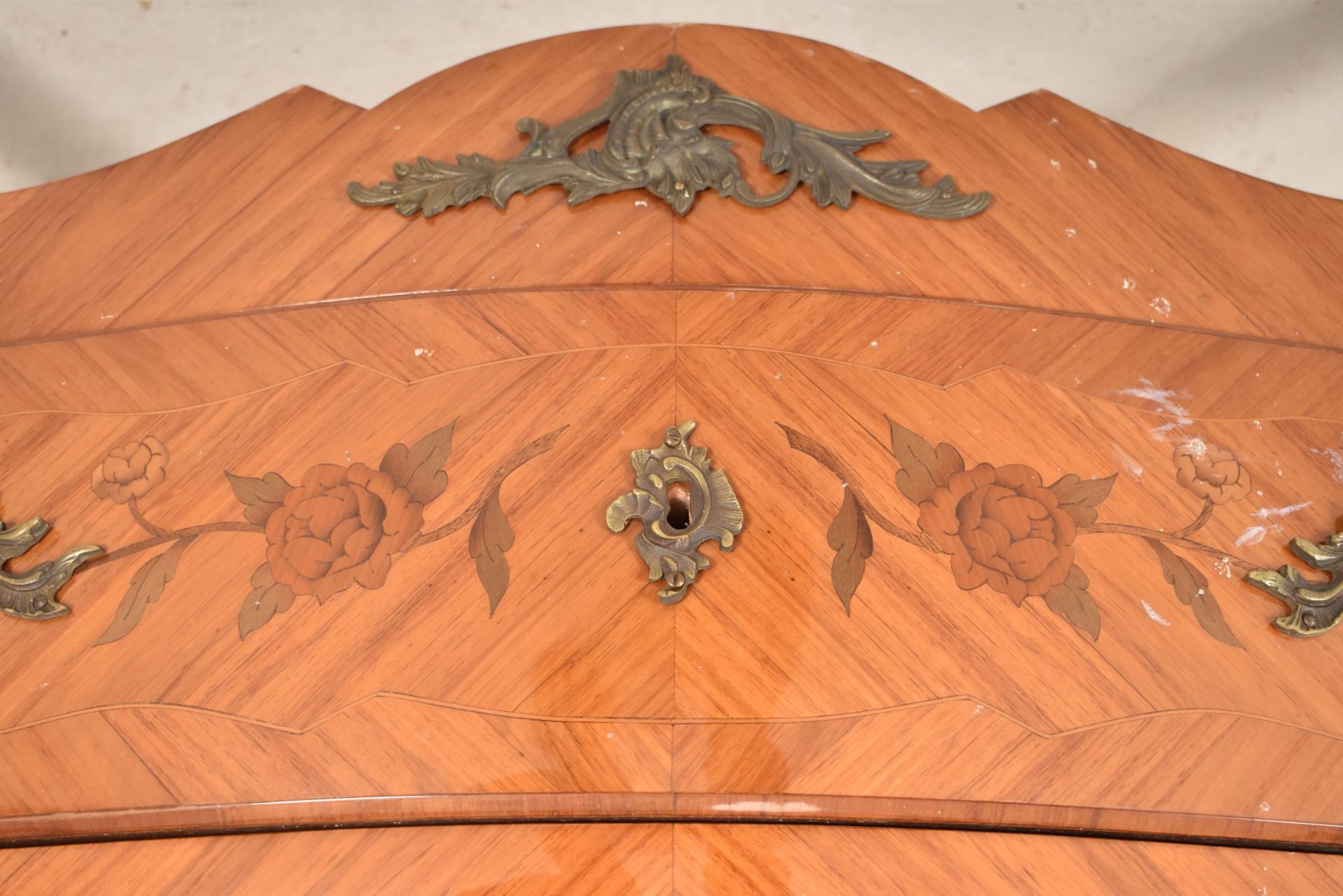 FRENCH OUIS XVI STYLE MARQUETRY & MARBLE TOP BOMBE CHEST - Image 6 of 8