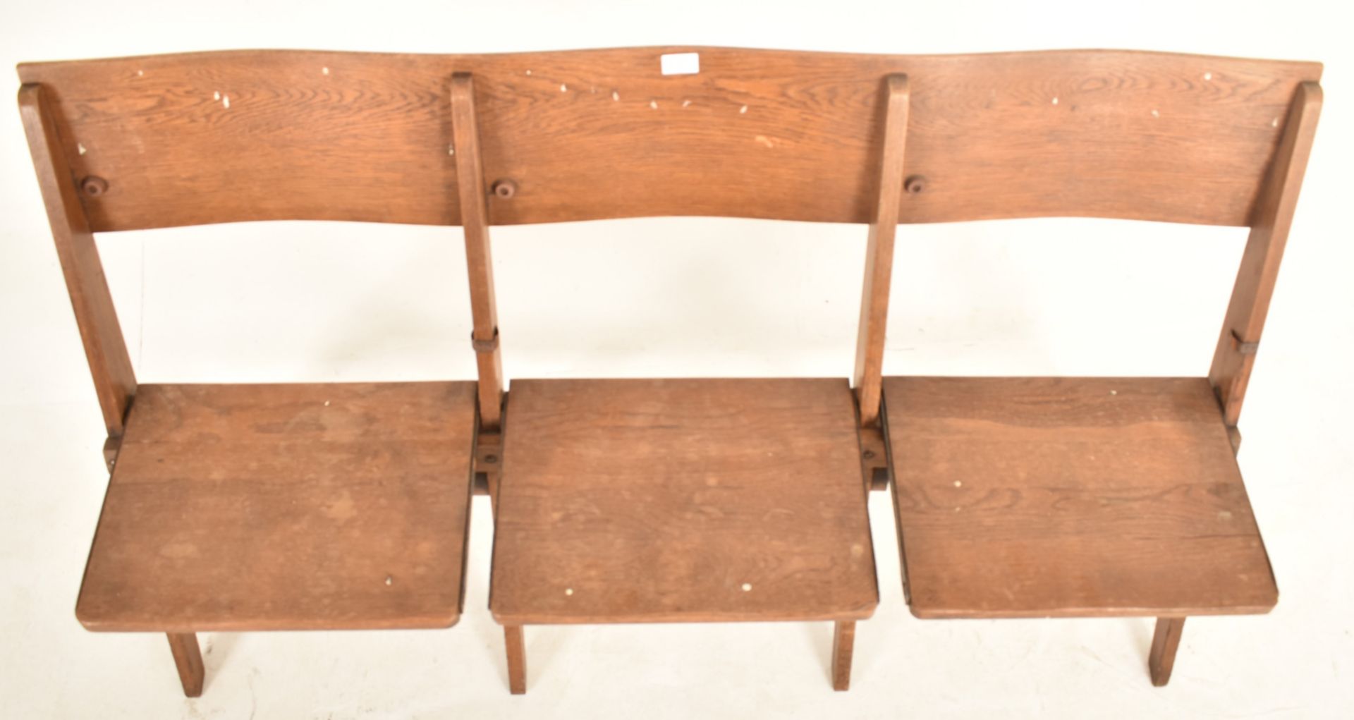 EARLY 20TH CENTURY 1920S ELM & OAK THEATRE THREE SEAT BENCH - Image 2 of 5