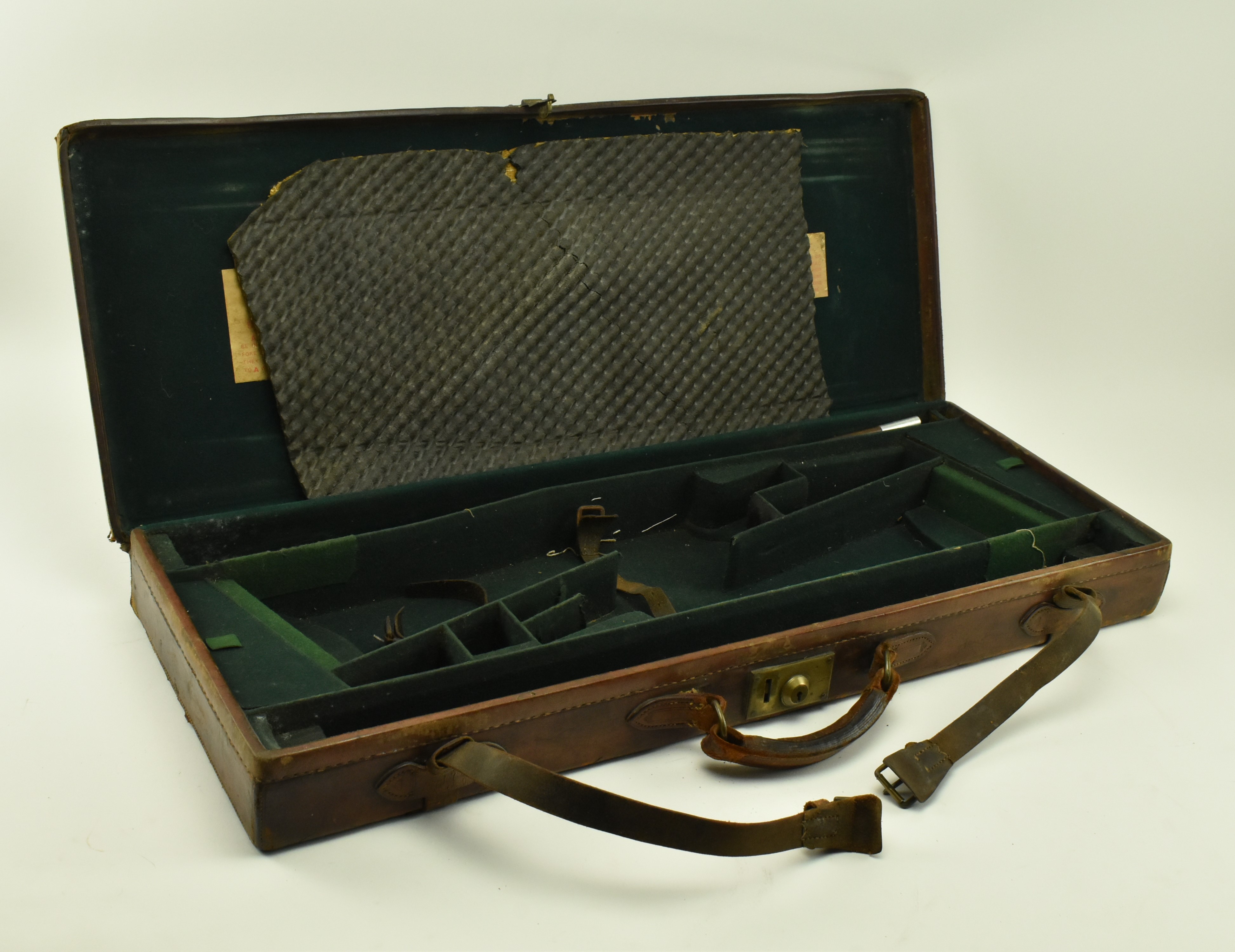 VICTORIAN DOUBLE SHOTGUN CASE OF THE VISCOUNT LONG - Image 6 of 7