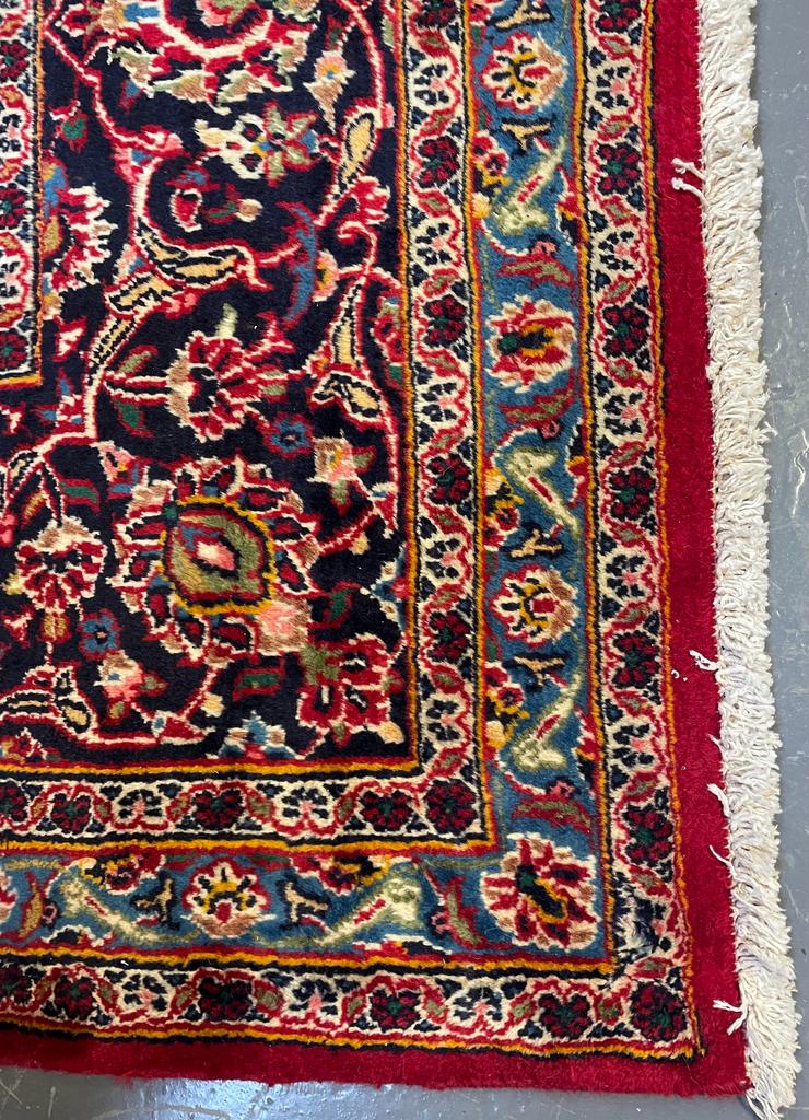 20TH CENTURY CENTRAL PERSIAN KASHAN FLOOR CARPET RUG - Image 3 of 5