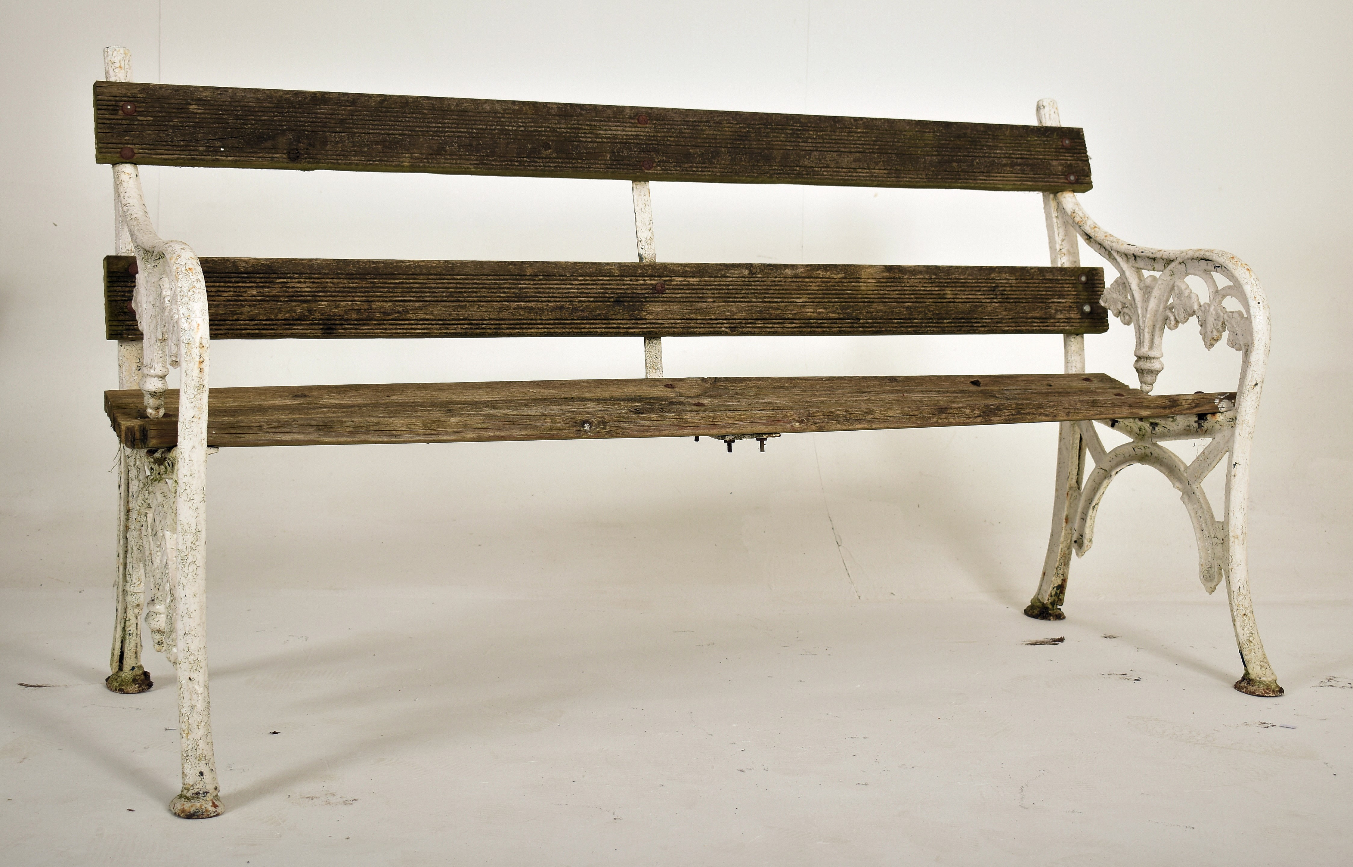 19TH CENTURY VICTORIAN CAST IRON GARDEN BENCH