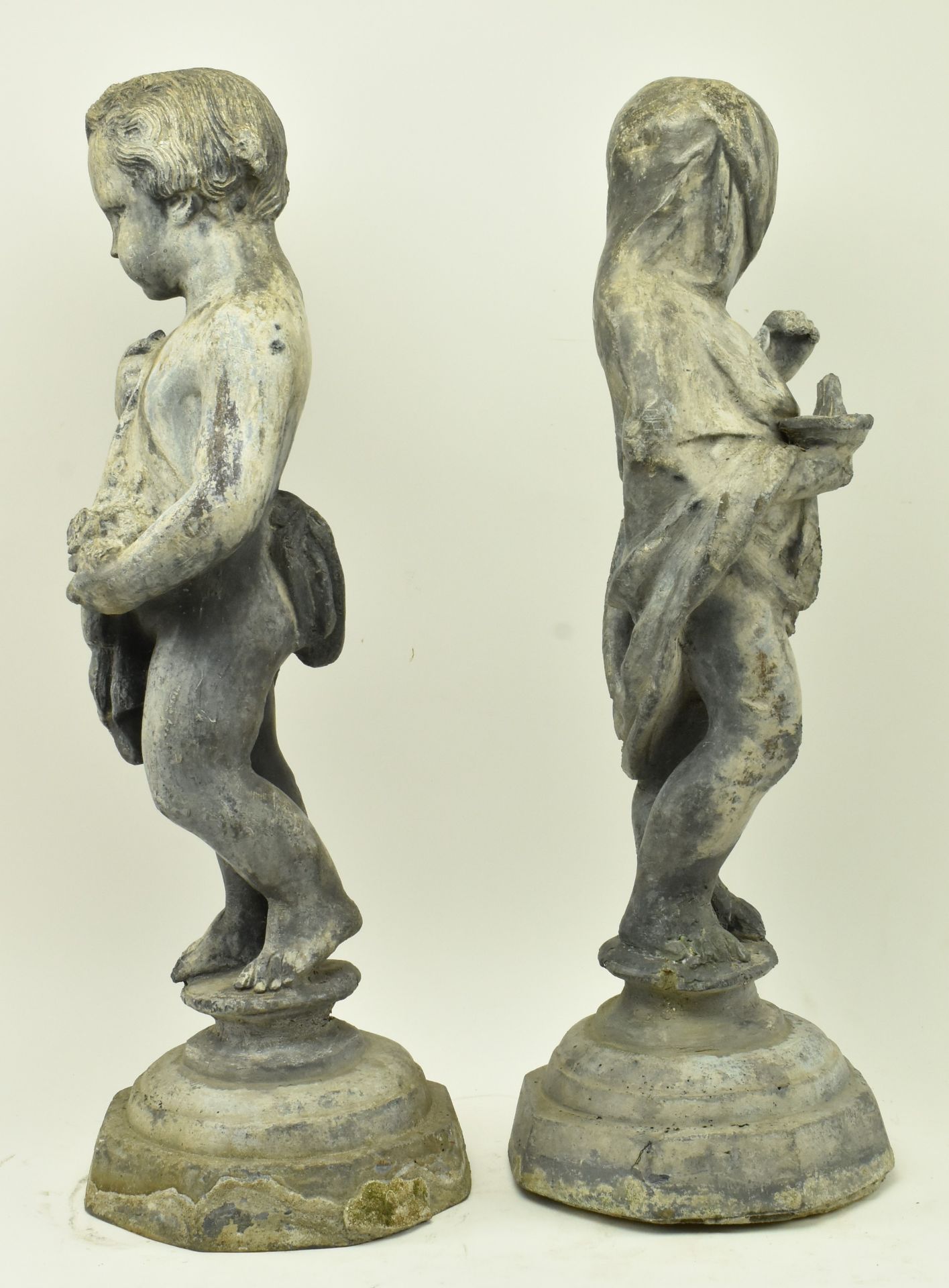 TWO CLASSICAL INSPIRED LEAD GARDEN SCULPTURES BY H. CROWTHER - Bild 6 aus 7