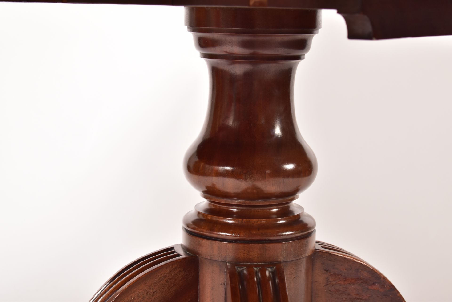 LATE 18TH CENTURY GEORGE III MAHOGANY BREAKFAST TABLE - Image 8 of 8