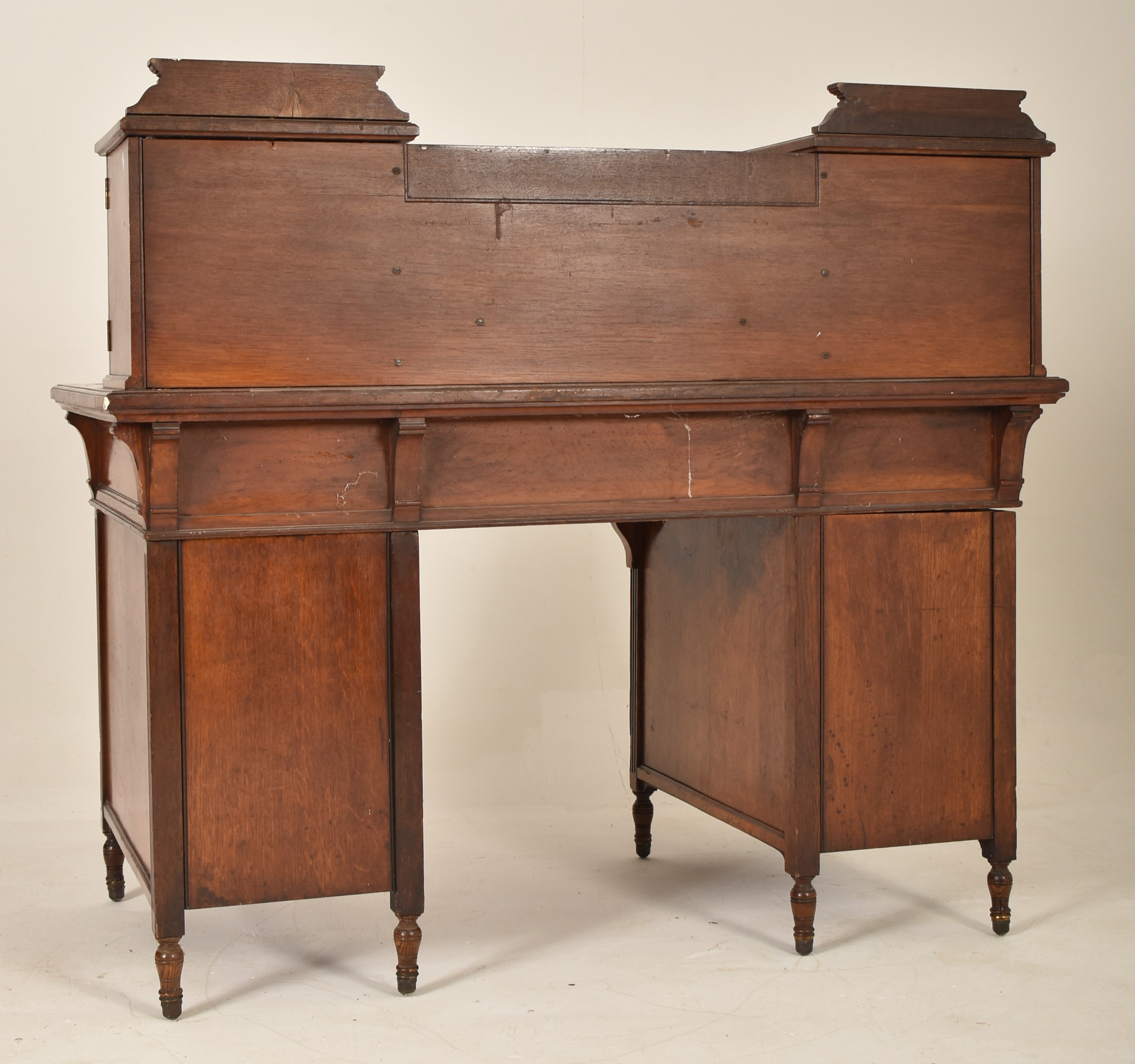 19TH CENTURY VICTORIAN MAPLE & CO WALNUT DICKENS DESK - Image 6 of 7