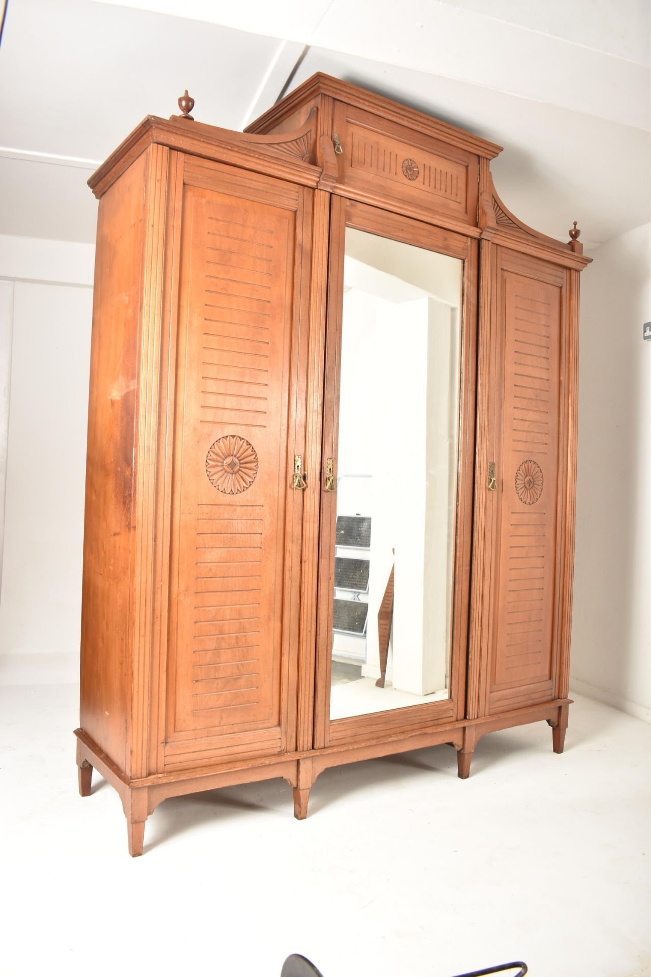 VICTORIAN ARTS & CRAFTS WALNUT TRIPLE WARDROBE - Image 3 of 10