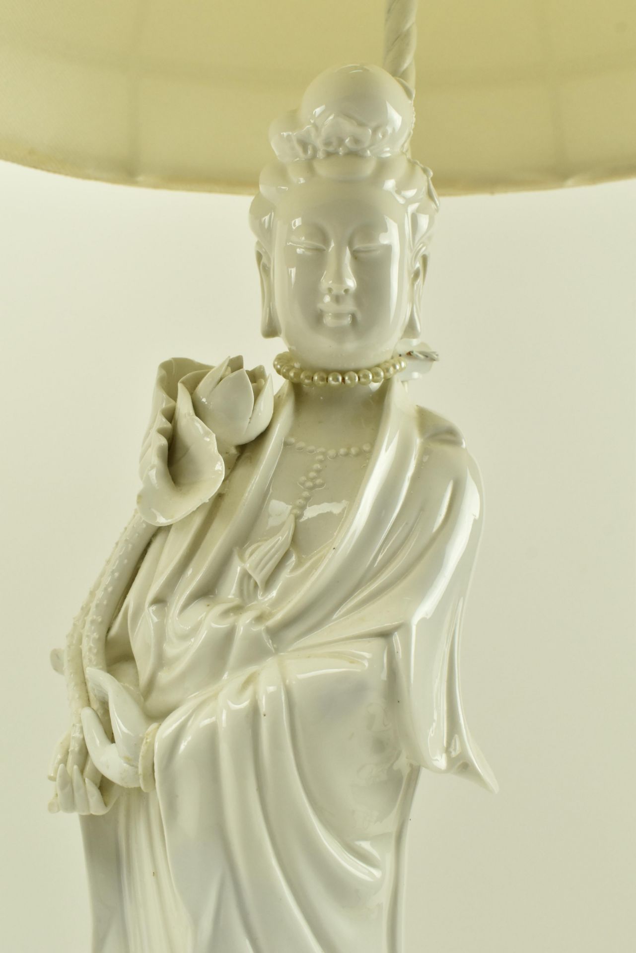 PAIR OF CHINESE REPUBLIC PERIOD BLANC DE CHINE GUANYIN LAMPS - Image 2 of 9