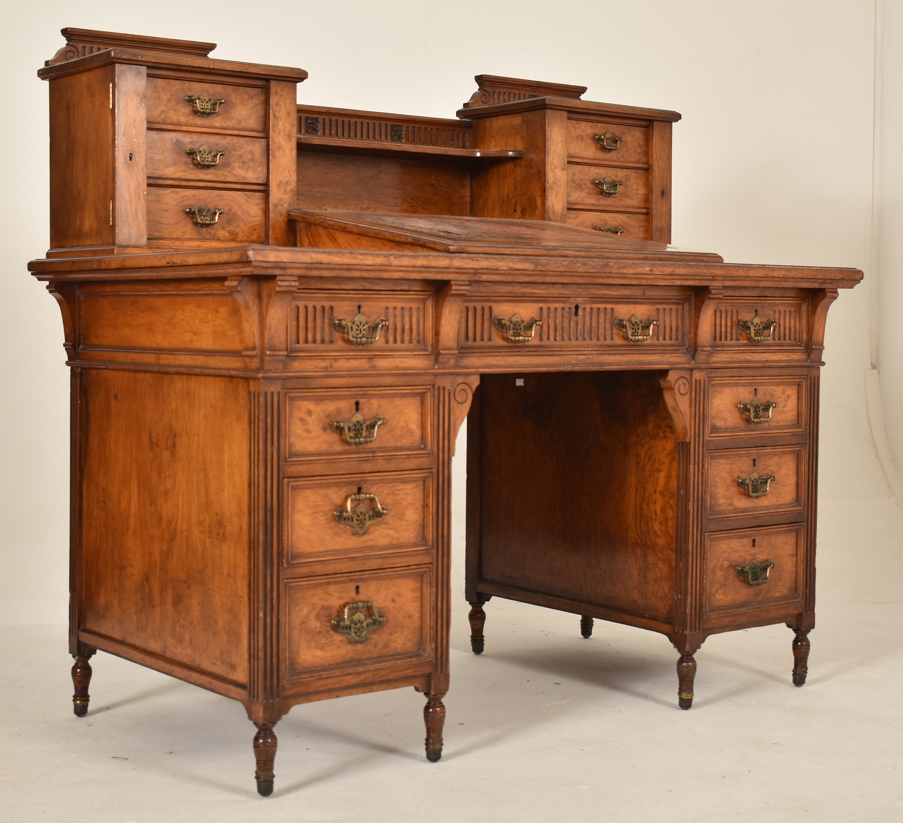 19TH CENTURY VICTORIAN MAPLE & CO WALNUT DICKENS DESK