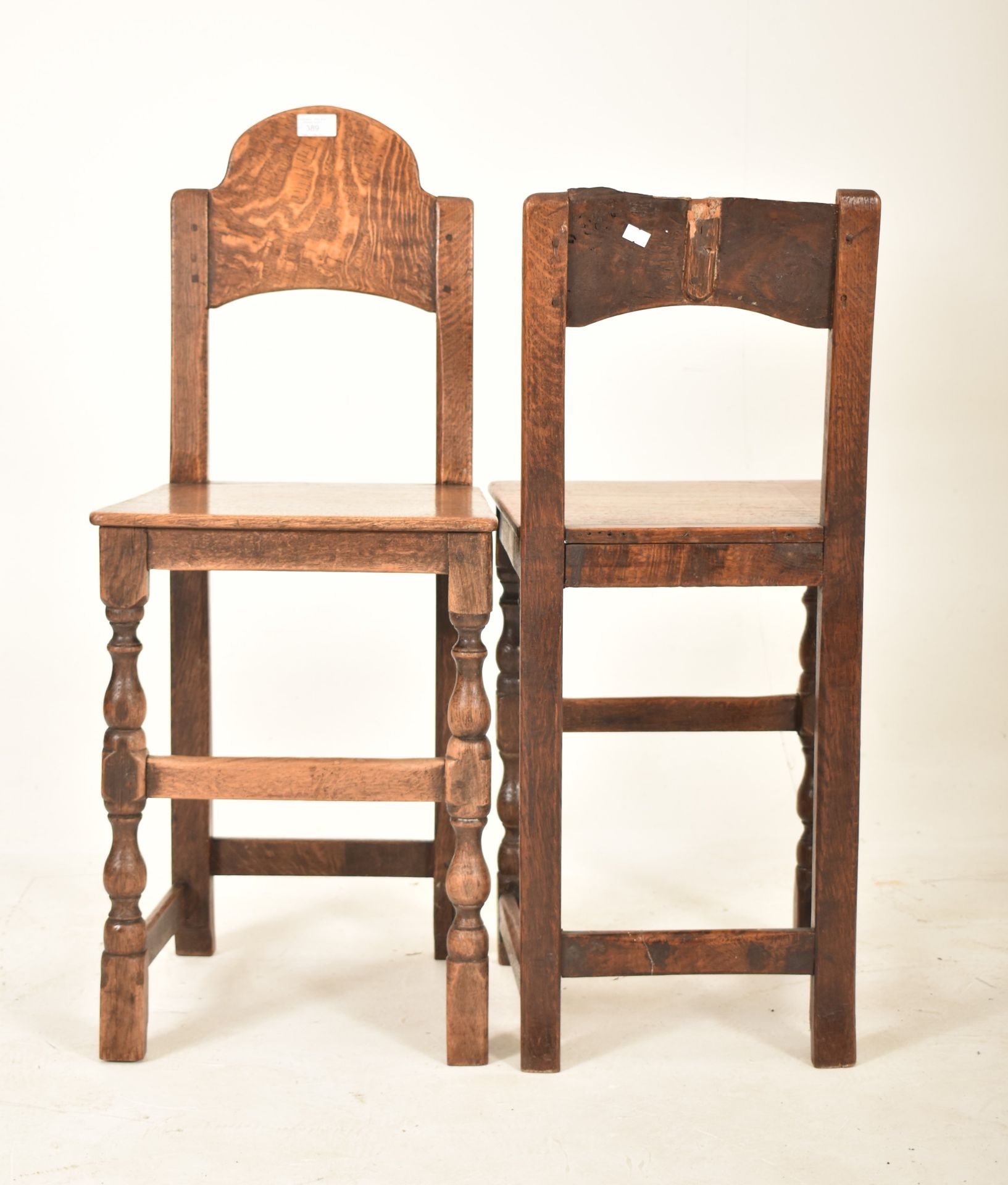 PAIR OF 19TH CENTURY OAK AND ELM CORRECTIONAL CHAIR - Bild 3 aus 6