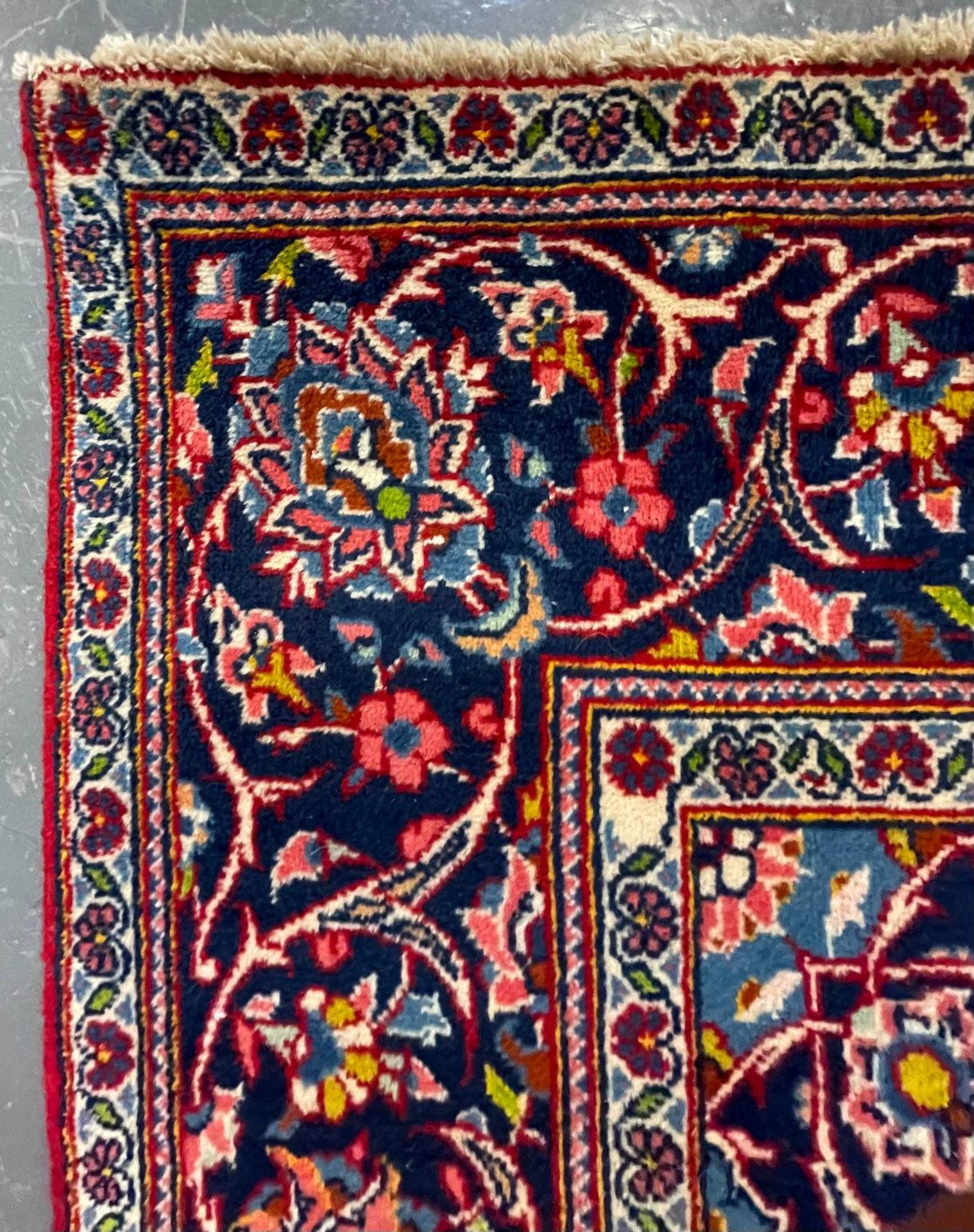 20TH CENTURY CENTRAL PERSIAN KASHAN CARPET RUG - Image 3 of 4