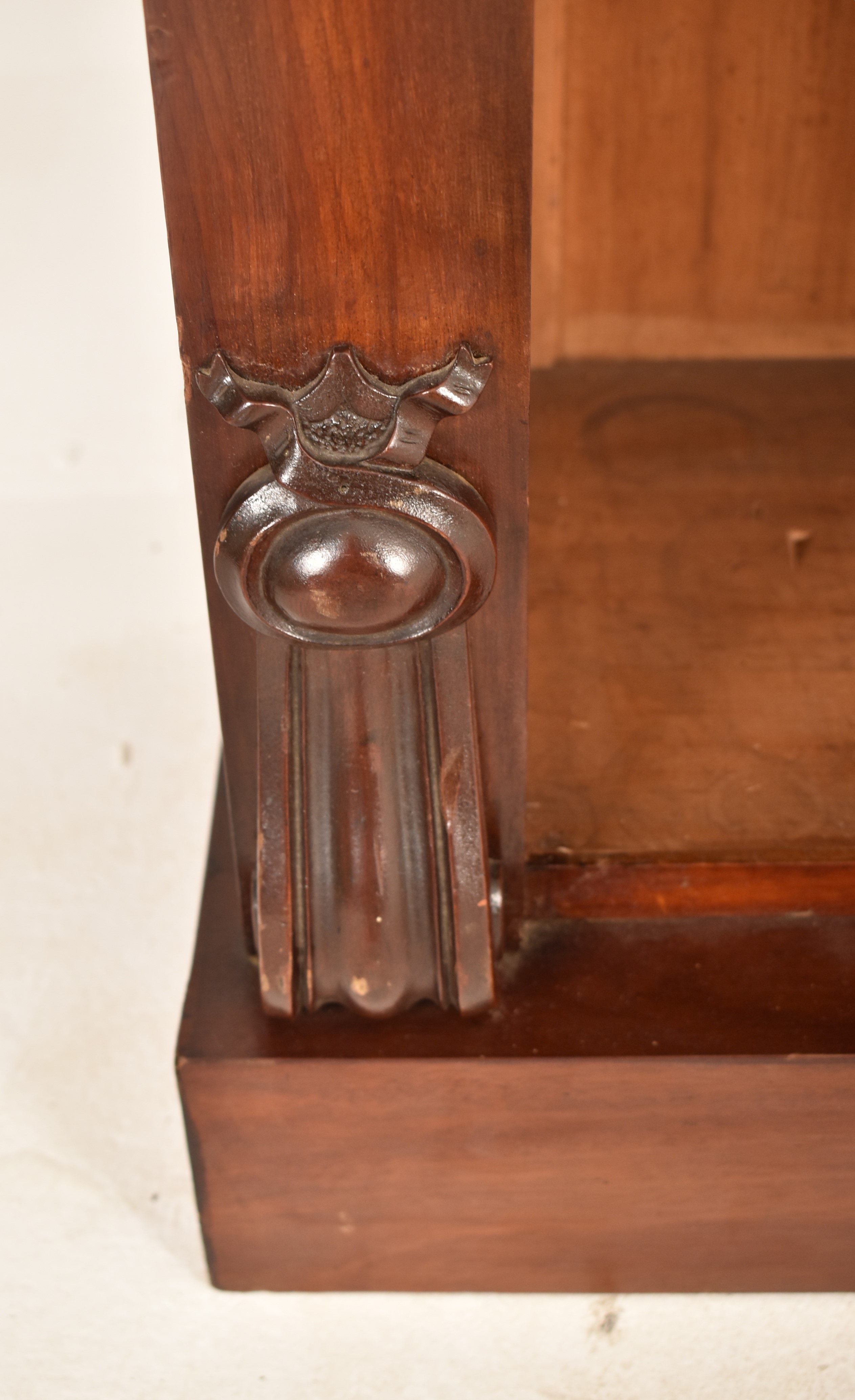 VICTORIAN MAHOGANY & LEATHER ARCADE OPEN FRONT BOOKCASE - Image 4 of 6