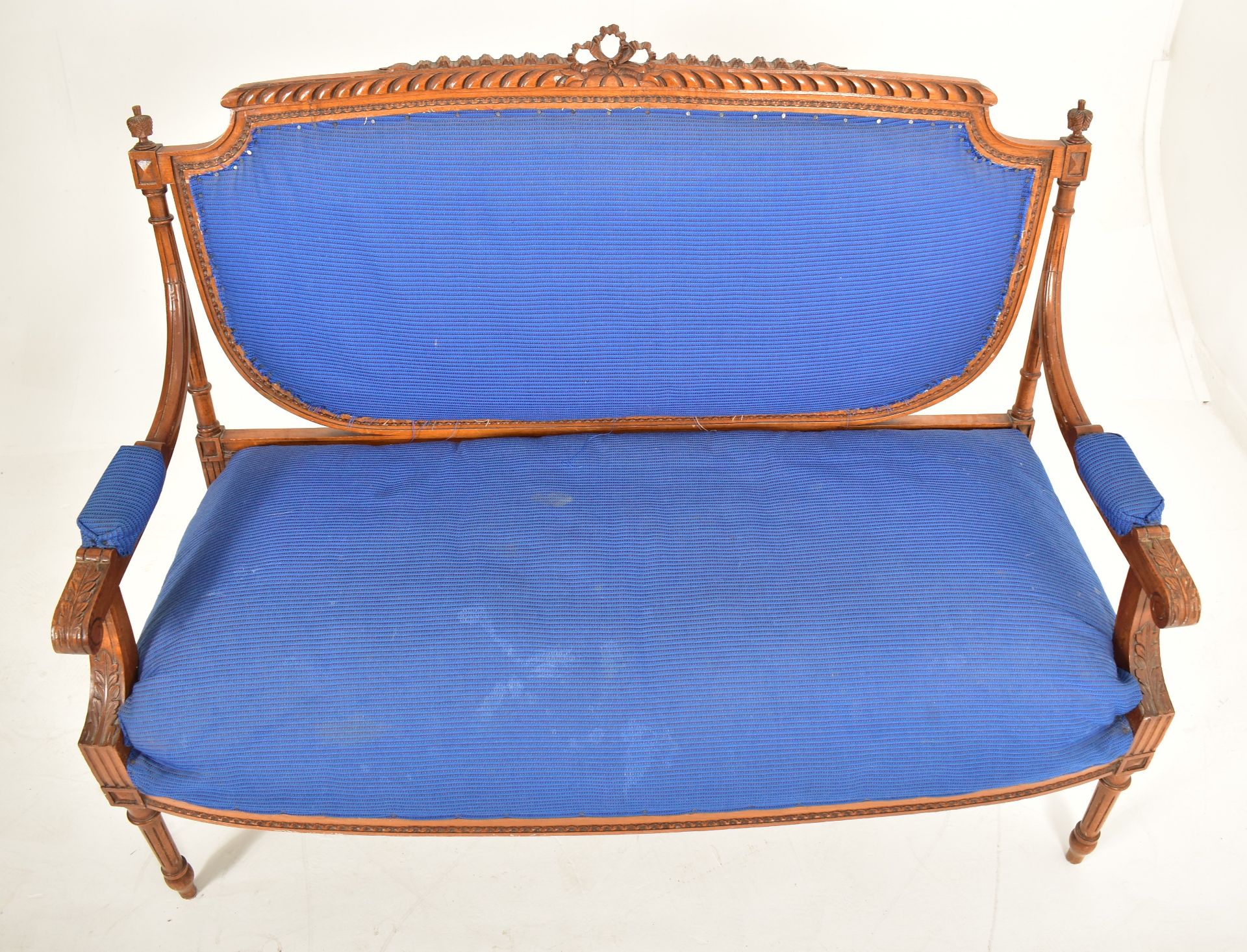 FRENCH LOUIS XVI STYLE CARVED OAK & UPHOLSTERED CANAPE SOFA - Bild 2 aus 7