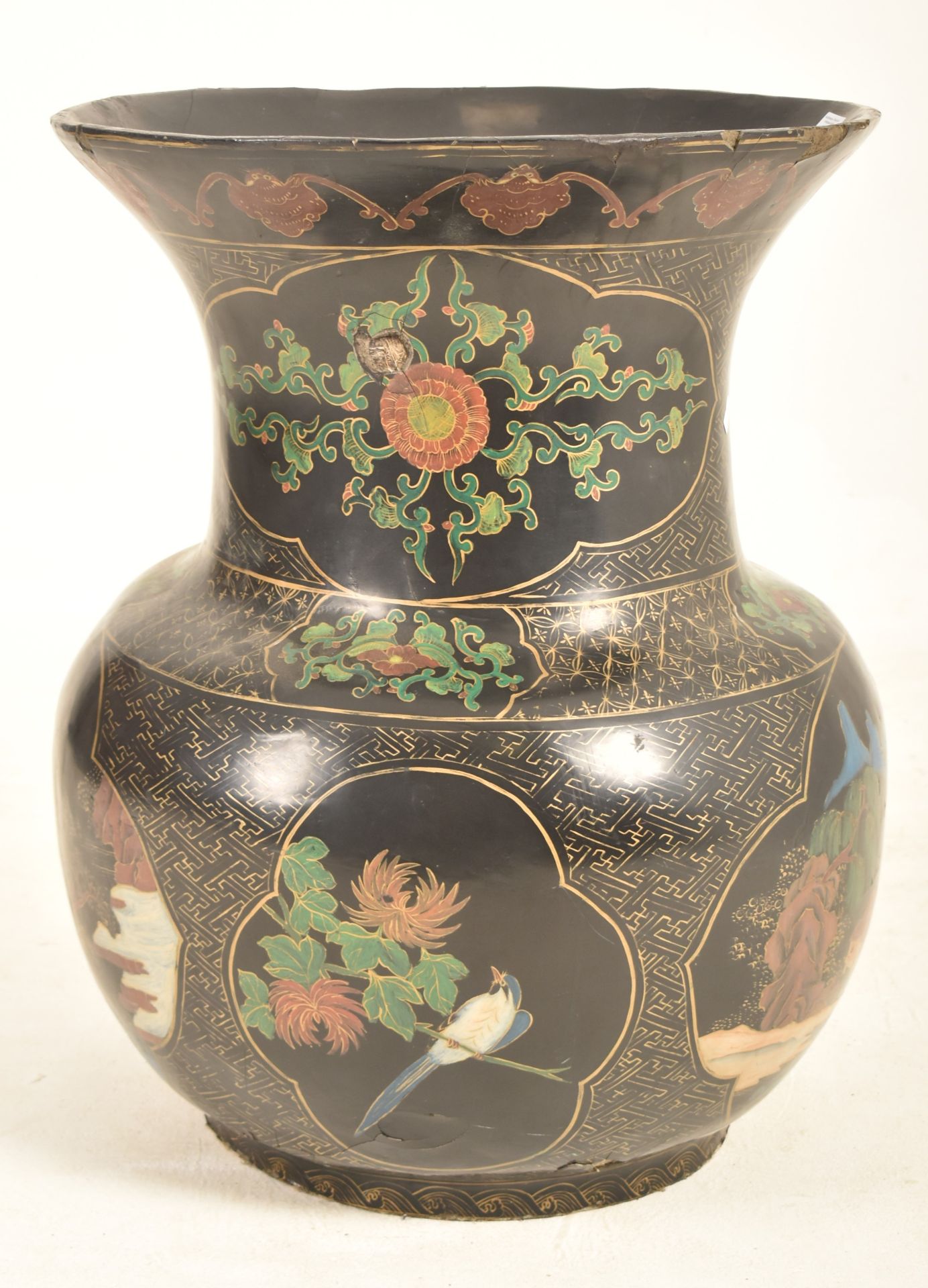 LARGE CHINESE EARLY 20TH CENTURY LACQUERED FLOOR VASE - Image 5 of 6