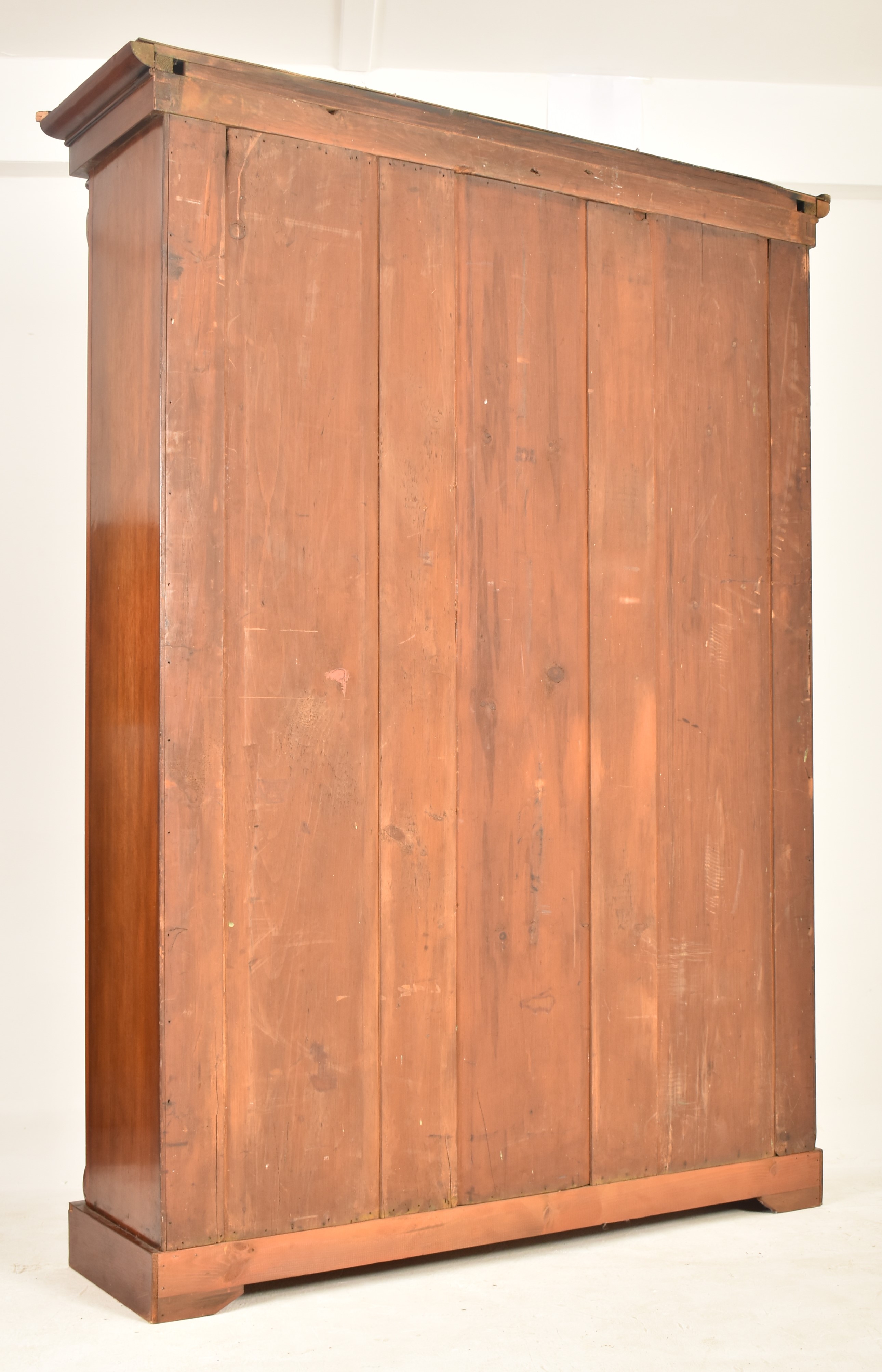 VICTORIAN MAHOGANY & LEATHER ARCADE OPEN FRONT BOOKCASE - Image 6 of 6