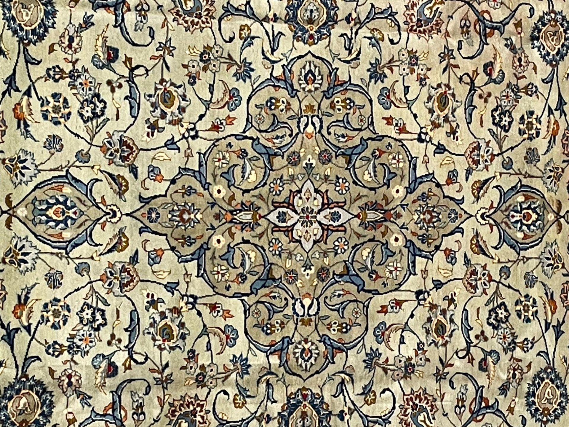 EARLY 20TH CENTURY CENTRAL PERSIAN KASHAN CARPET RUG - Image 2 of 5