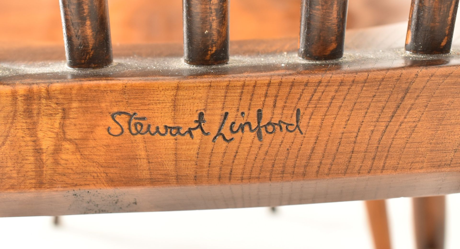 STEWART LINFORD FURNITURE - SIX WINDSOR STYLE STICK BACK CHAIRS - Image 5 of 8