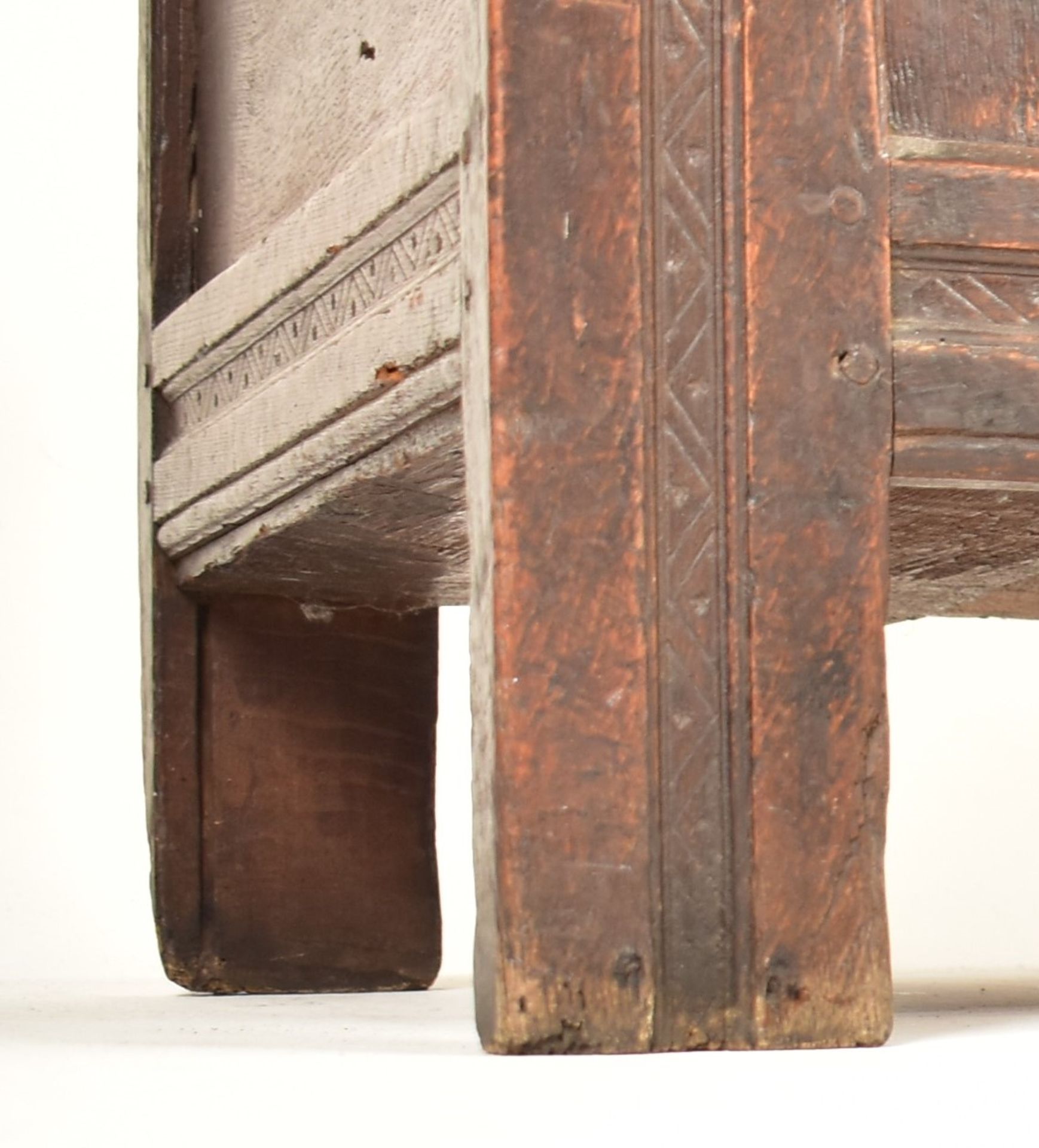 LATE 17TH CENTURY CARVED OAK HINGED TOP TRUNK CHEST - Image 5 of 5