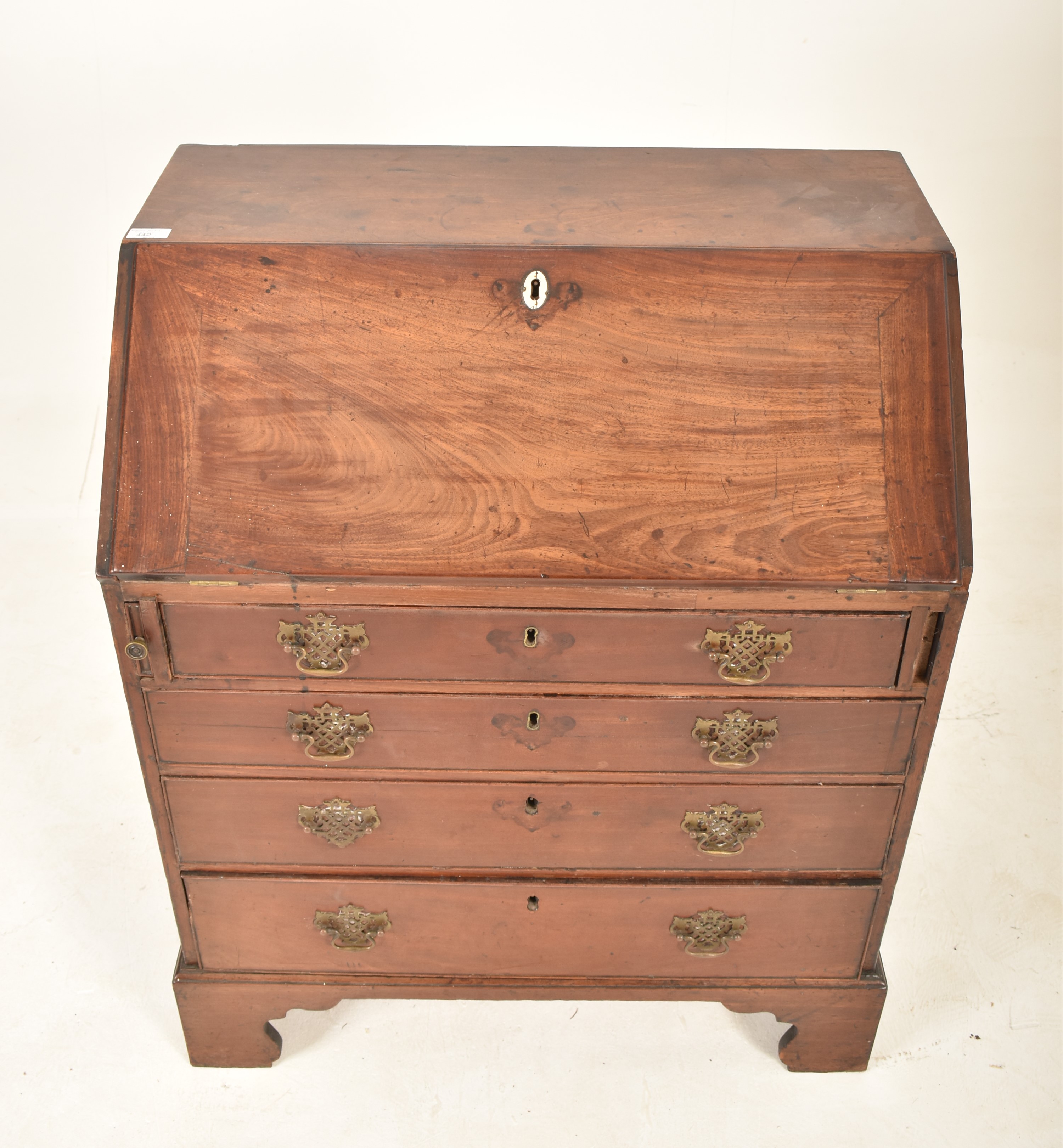 19TH CENTURY GEORGE III MAHOGANY LADIES BUREAU - Image 2 of 7